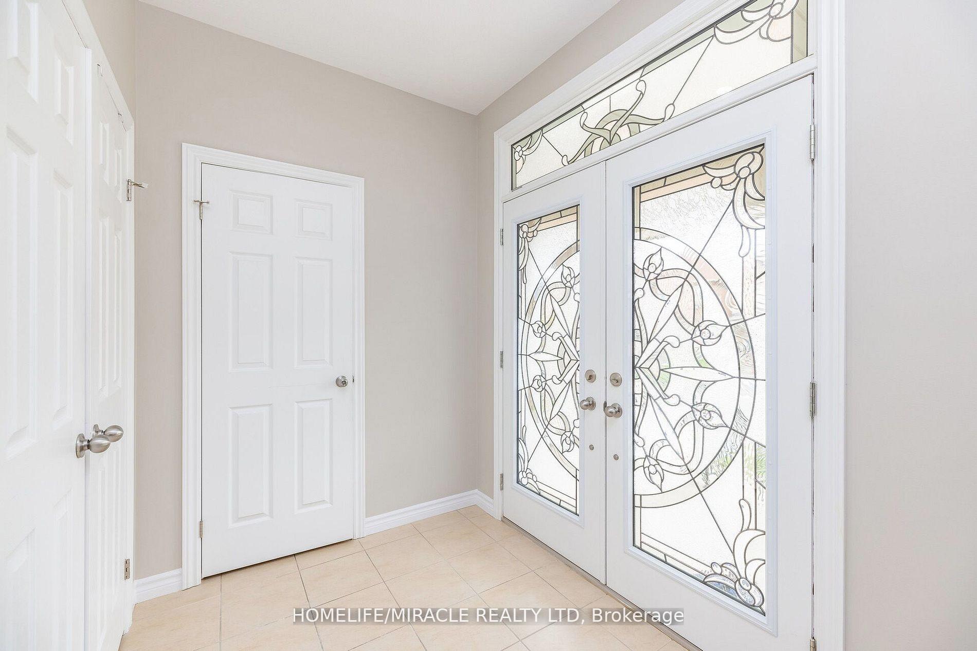 Photo 14 of 11 Monkton Circle, Brampton, Credit Valley — HOMEH