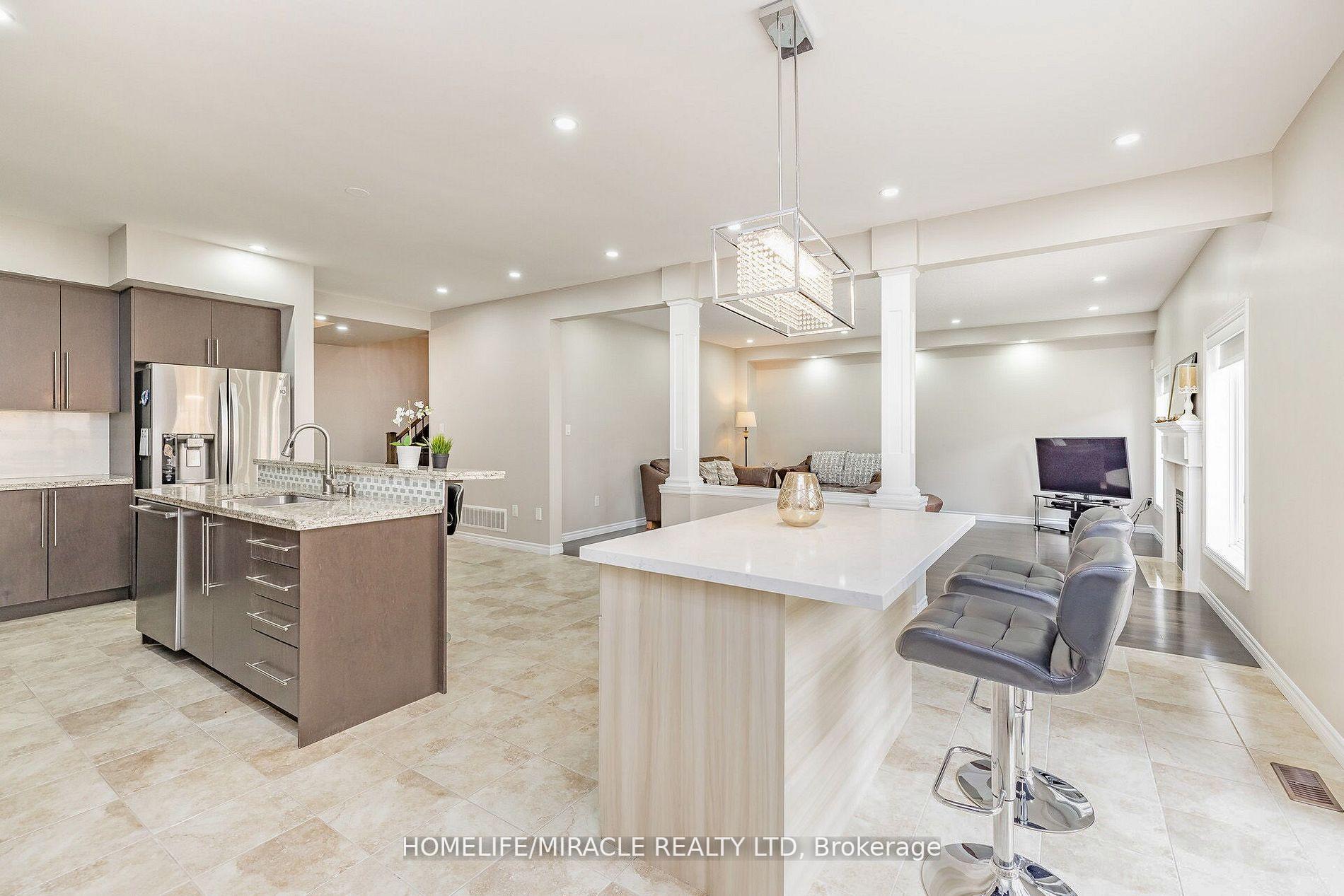 Photo 12 of 11 Monkton Circle, Brampton, Credit Valley — HOMEH