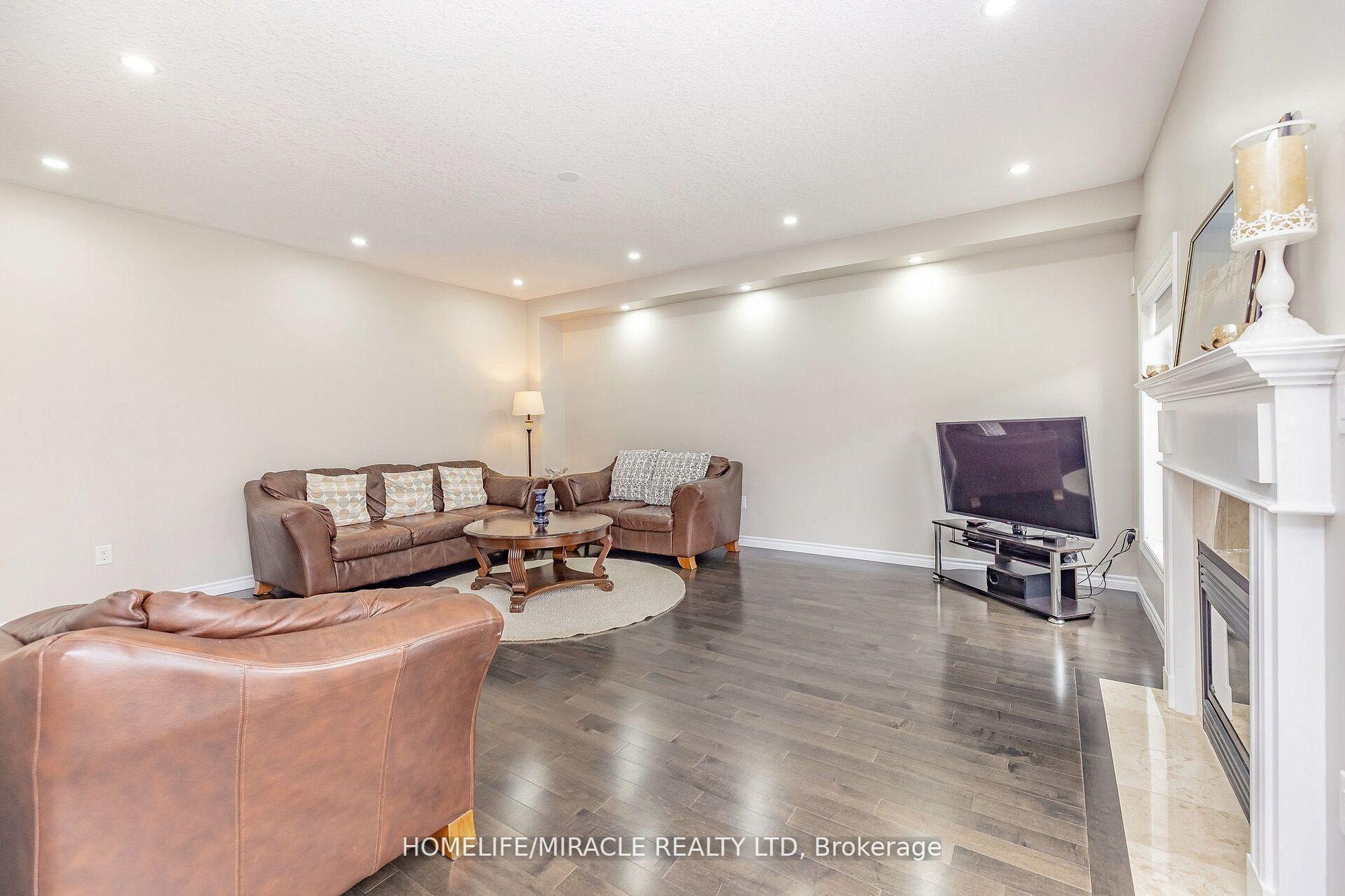 Photo 32 of 11 Monkton Circle, Brampton, Credit Valley — HOMEH