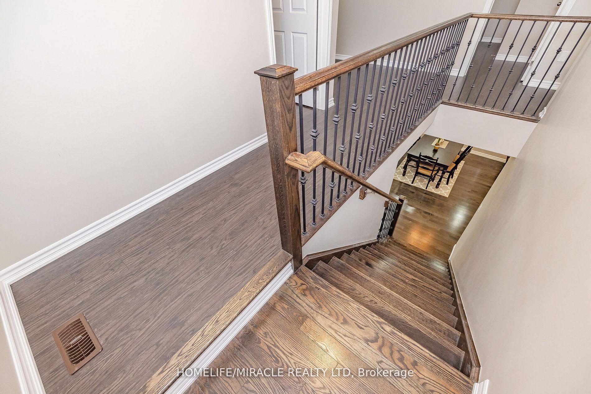 Photo 25 of 11 Monkton Circle, Brampton, Credit Valley — HOMEH