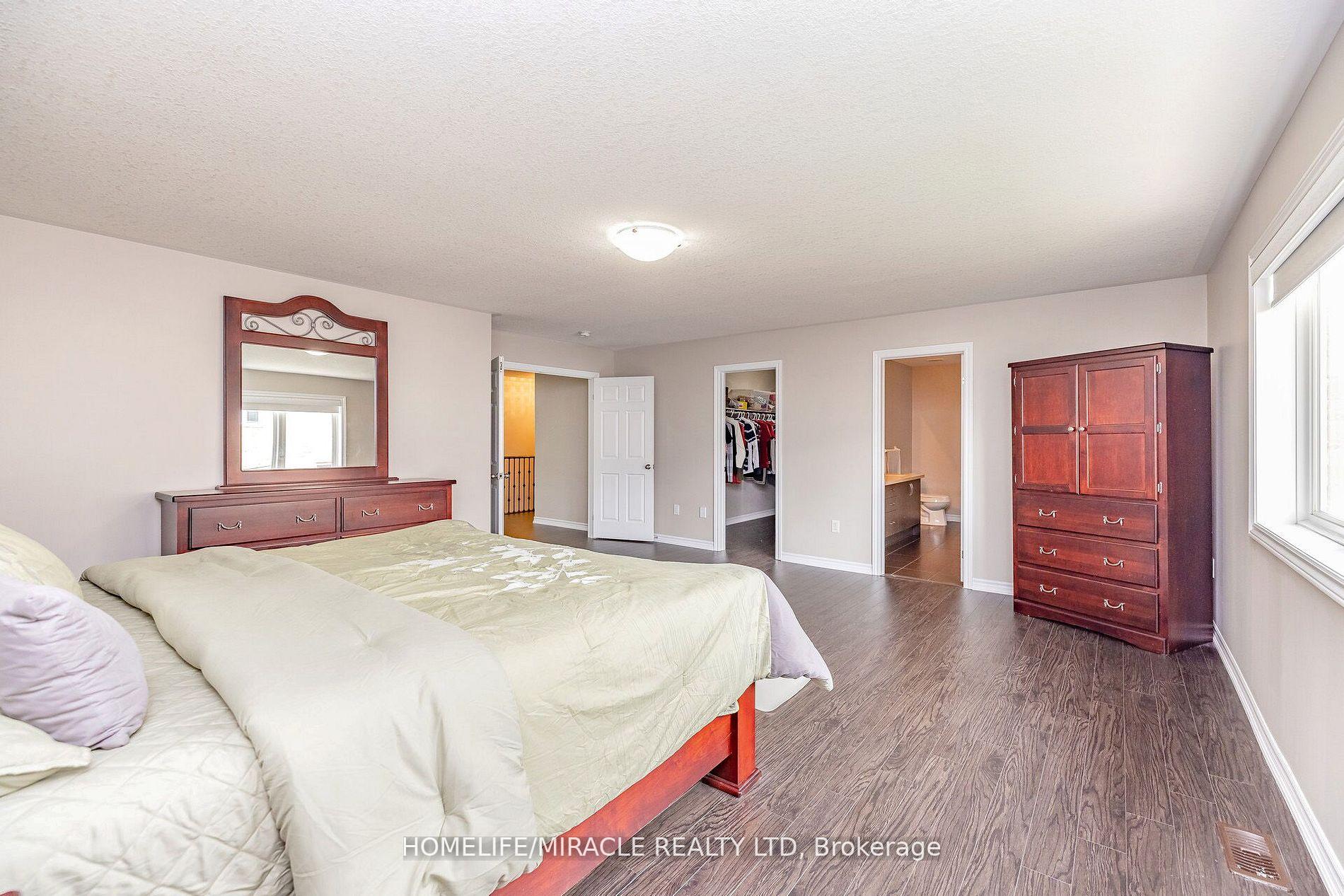 Photo 16 of 11 Monkton Circle, Brampton, Credit Valley — HOMEH