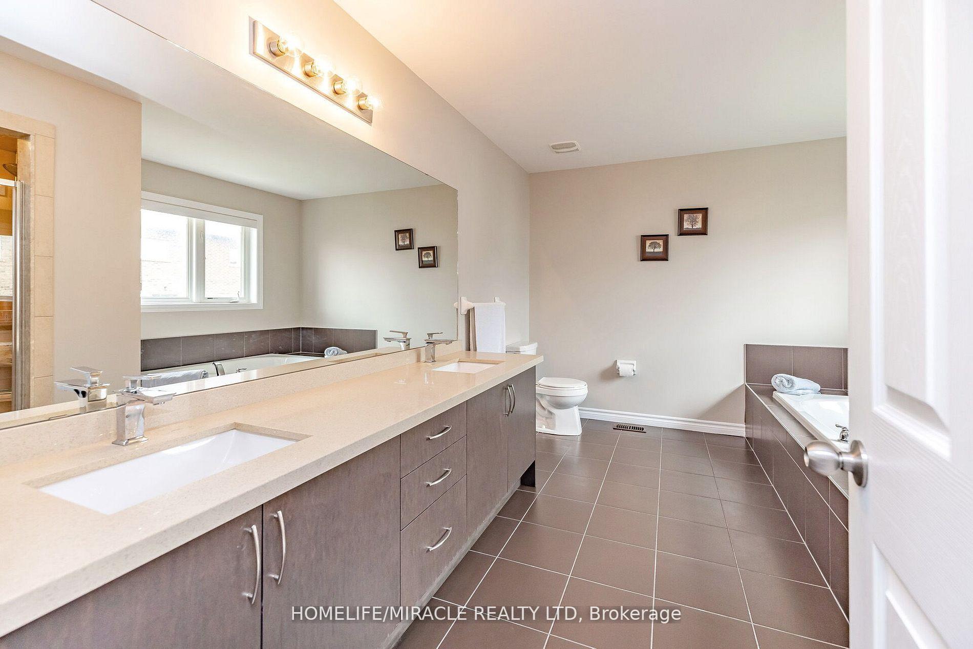 Photo 33 of 11 Monkton Circle, Brampton, Credit Valley — HOMEH