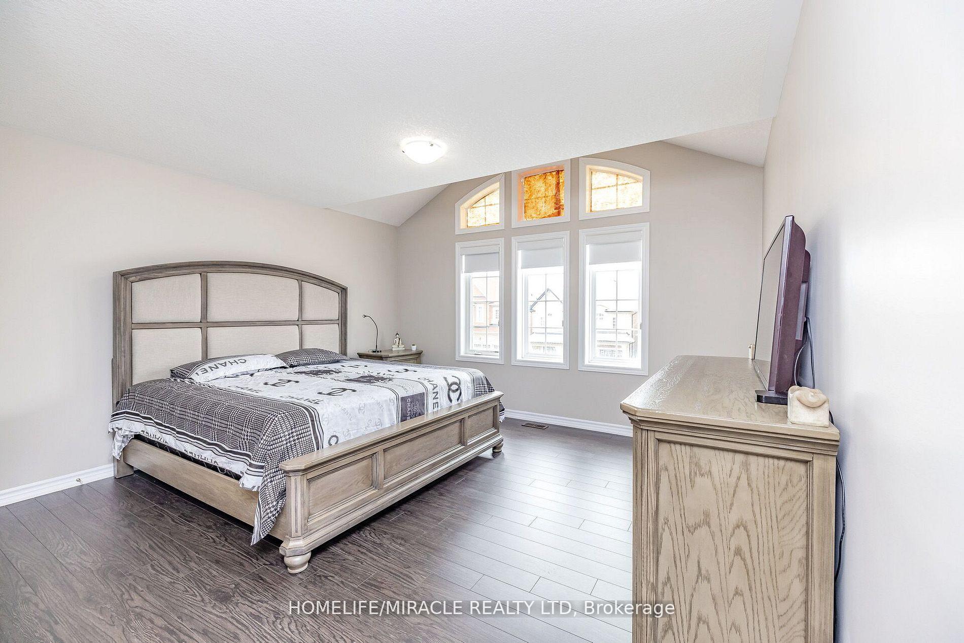 Photo 29 of 11 Monkton Circle, Brampton, Credit Valley — HOMEH
