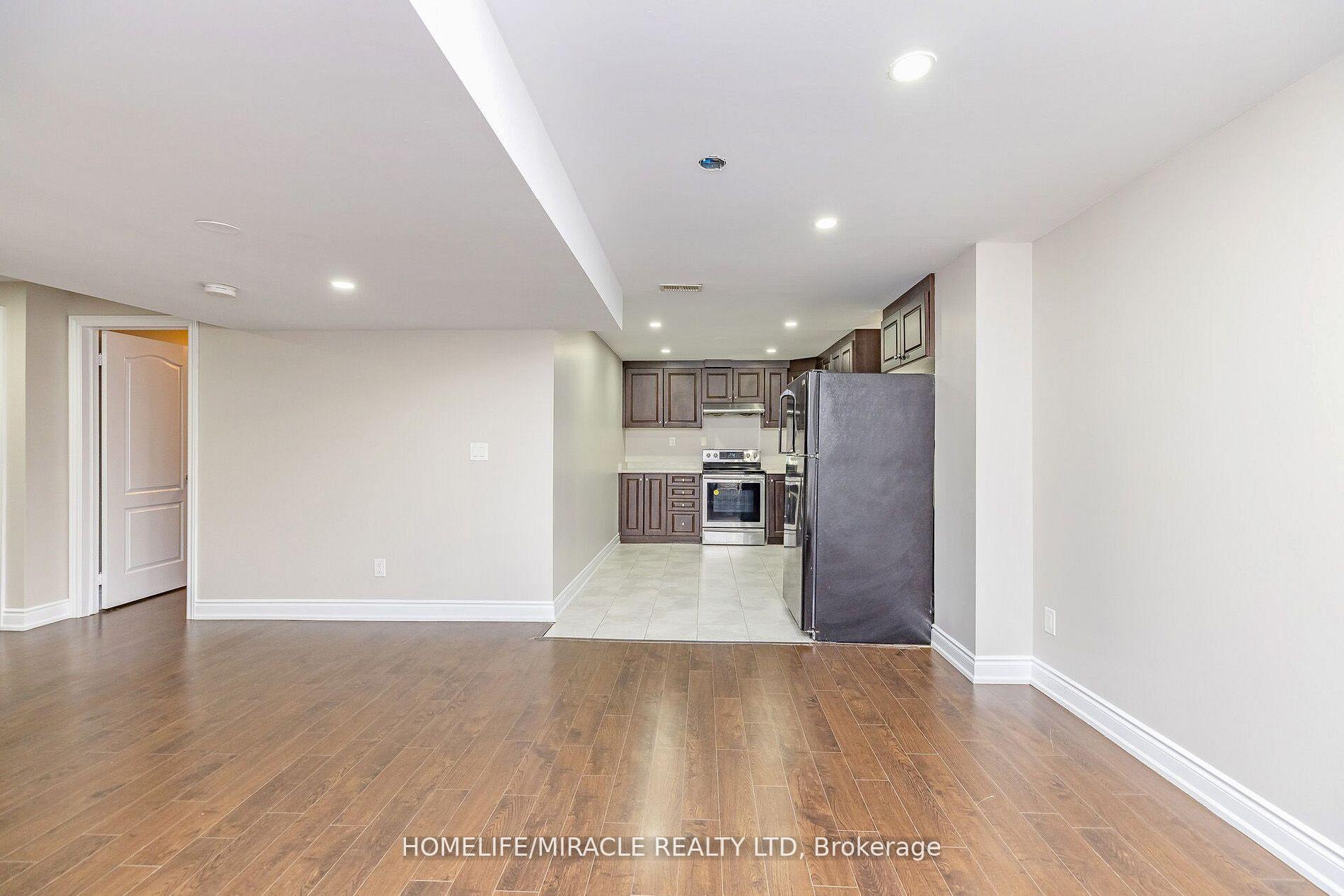 Photo 34 of 11 Monkton Circle, Brampton, Credit Valley — HOMEH