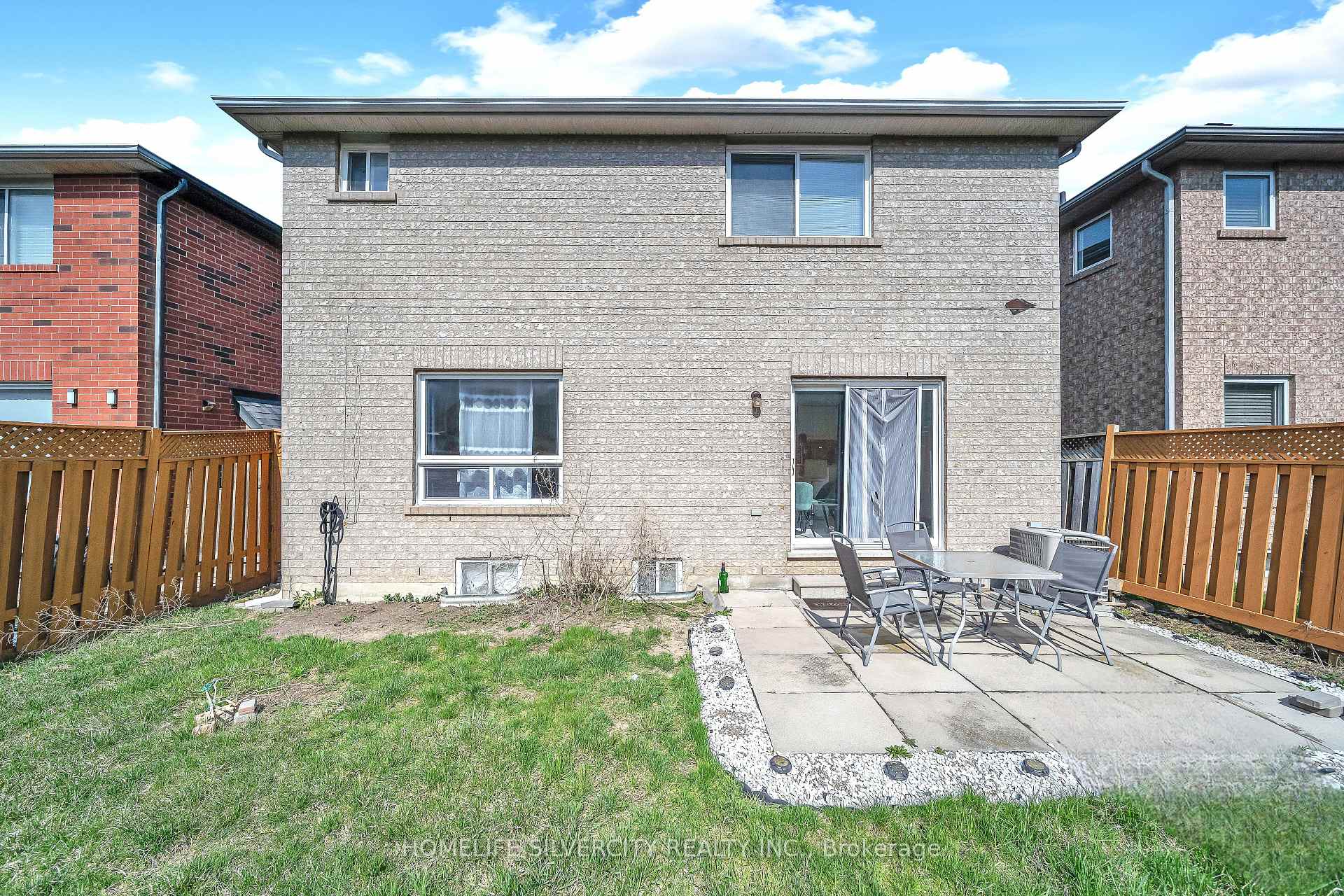 Photo 13 of 12 Hackmore Gate, Brampton, Fletcher's Meadow — HOMEH