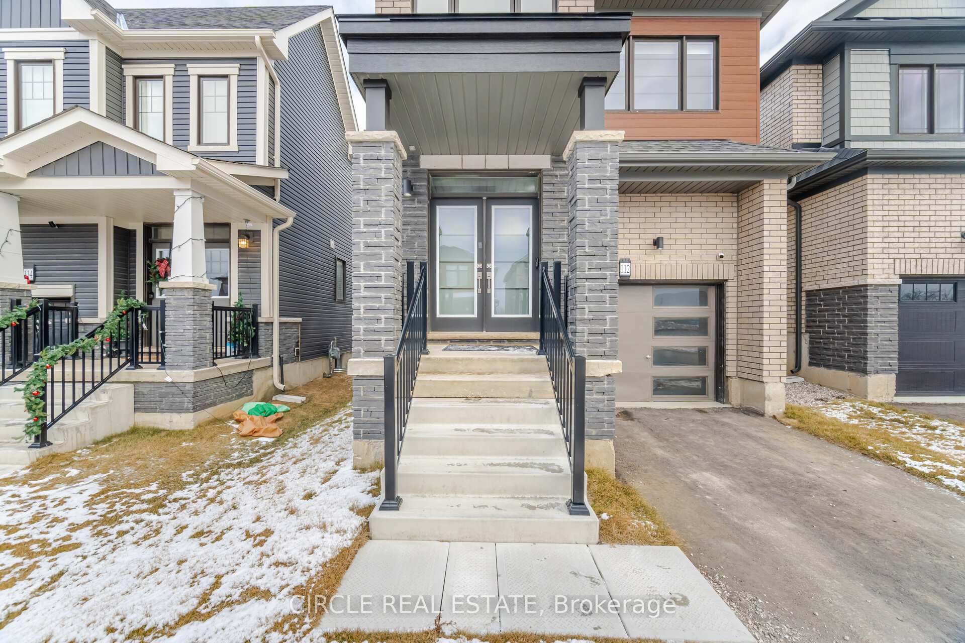 Photo 8 of 112 Lilac Circle, Haldimand — HOMEH