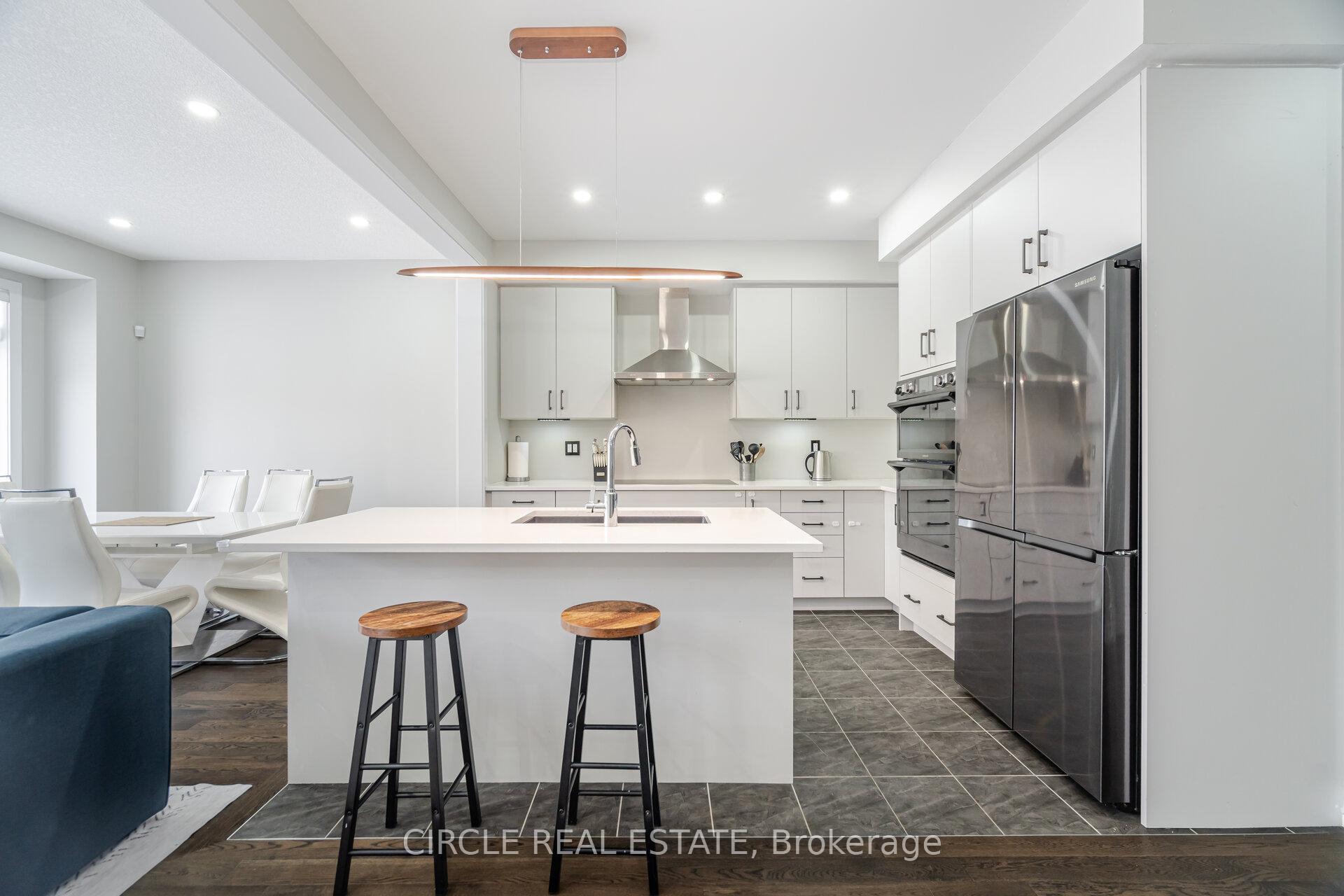 Photo 12 of 112 Lilac Circle, Haldimand — HOMEH