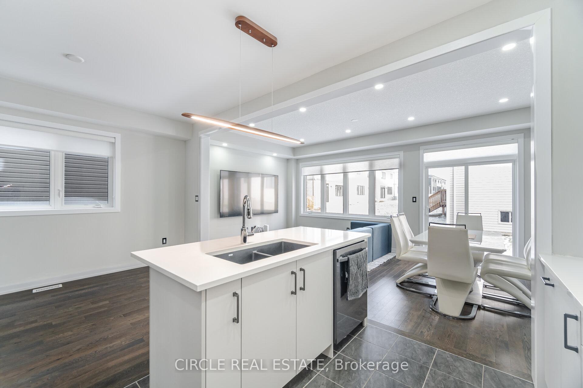 Photo 5 of 112 Lilac Circle, Haldimand — HOMEH