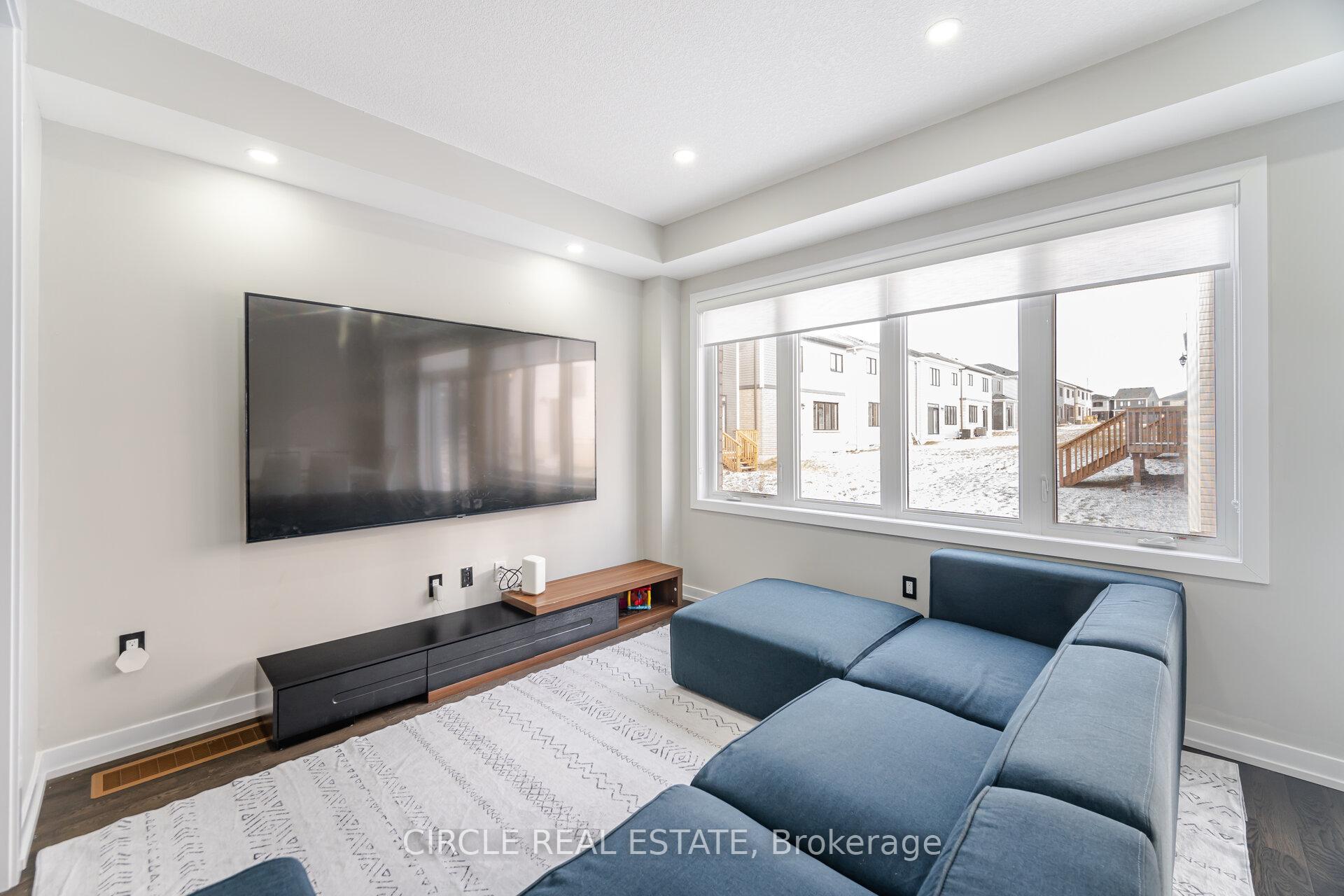 Photo 17 of 112 Lilac Circle, Haldimand — HOMEH