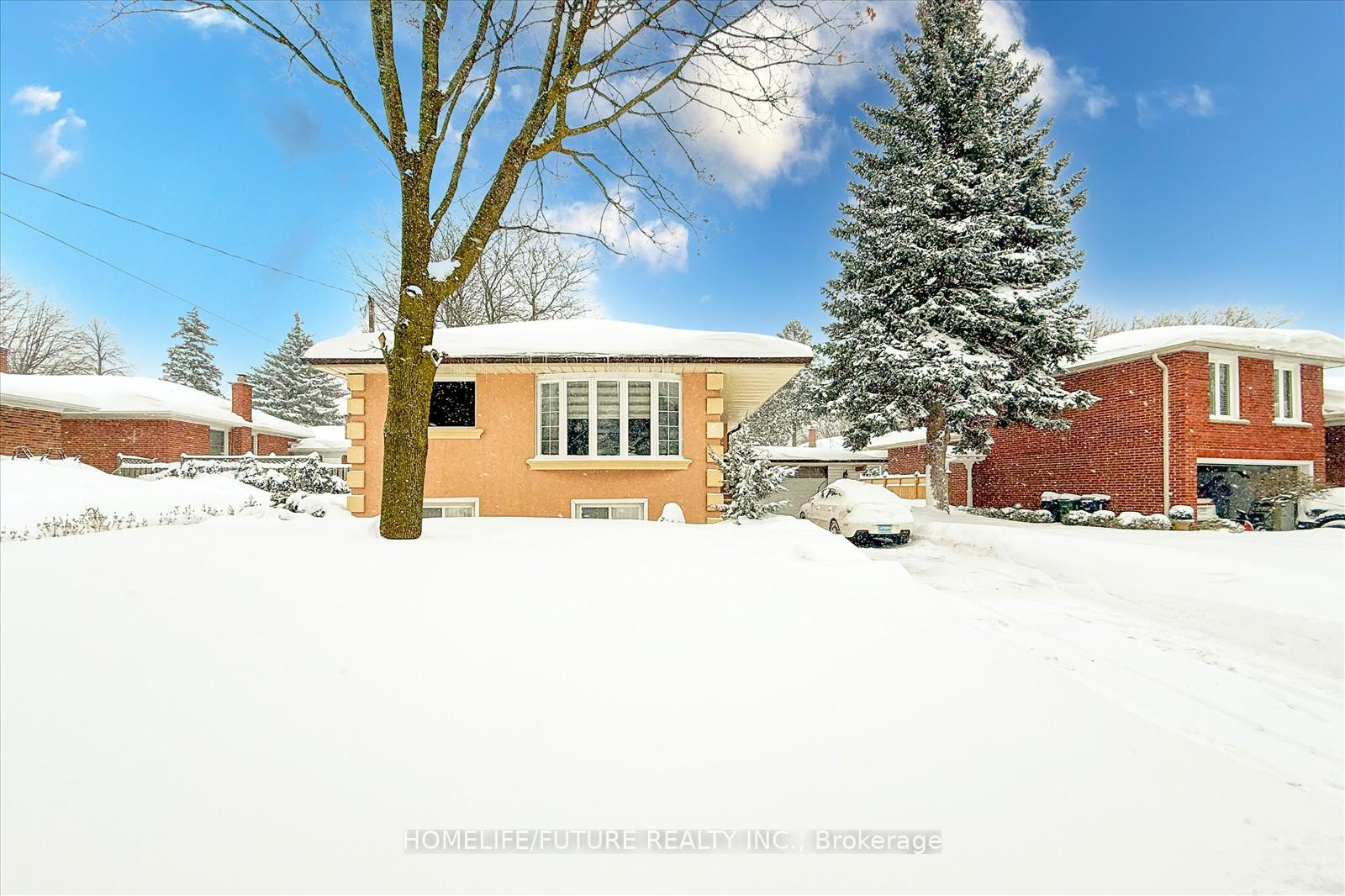 Photo 3 of 53 Applefield Drive, Scarborough, Bendale — HOMEH