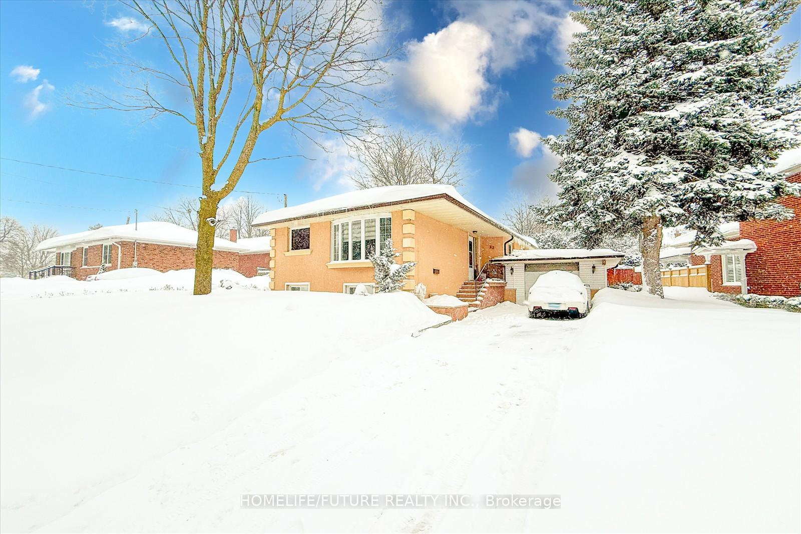 Photo 5 of 53 Applefield Drive, Scarborough, Bendale — HOMEH