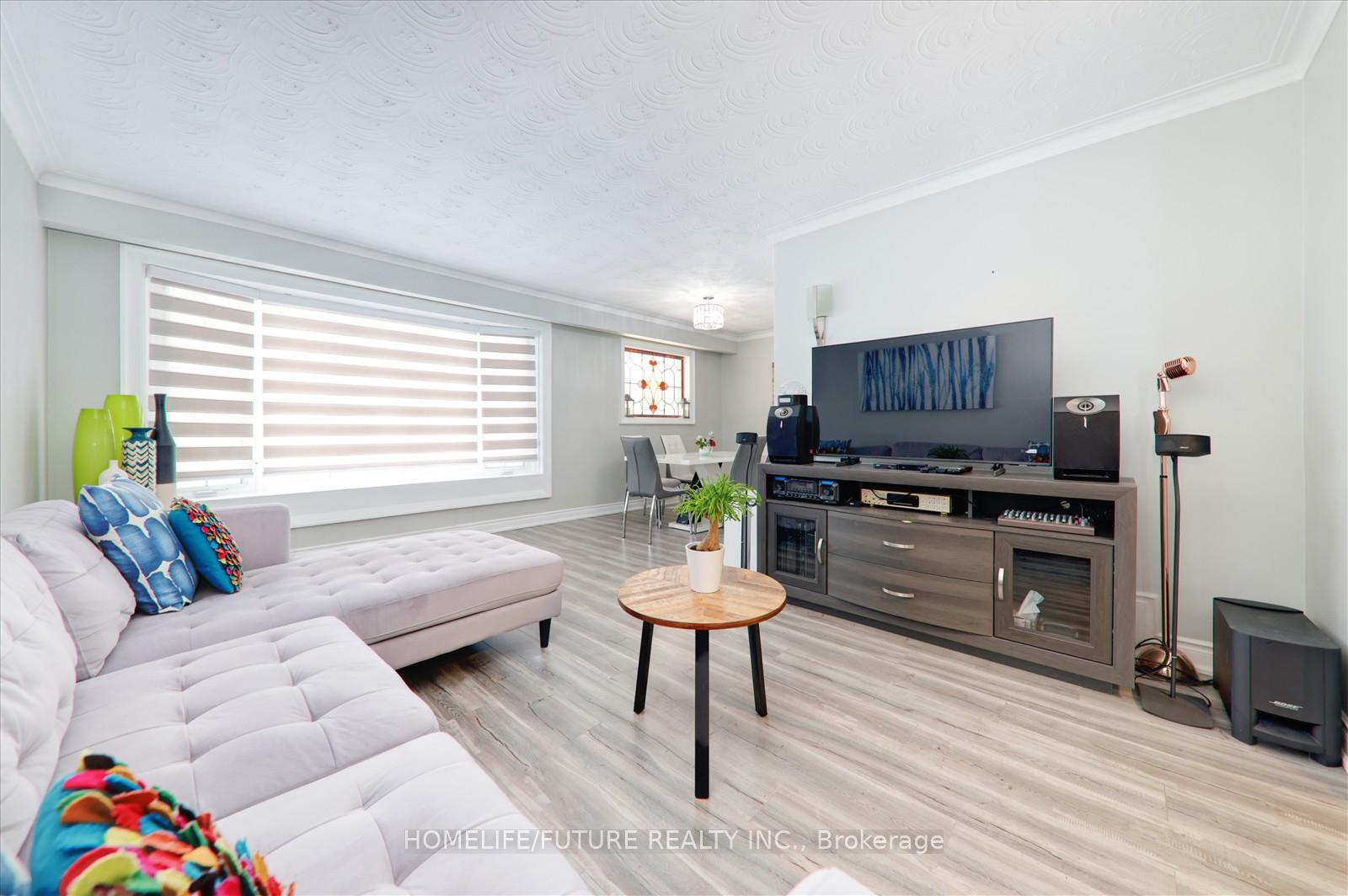 Photo 4 of 53 Applefield Drive, Scarborough, Bendale — HOMEH