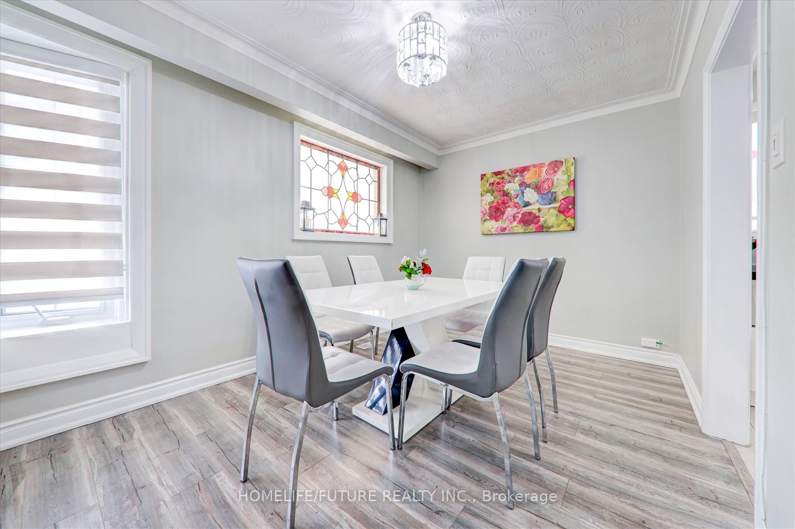 Photo 9 of 53 Applefield Drive, Scarborough, Bendale — HOMEH