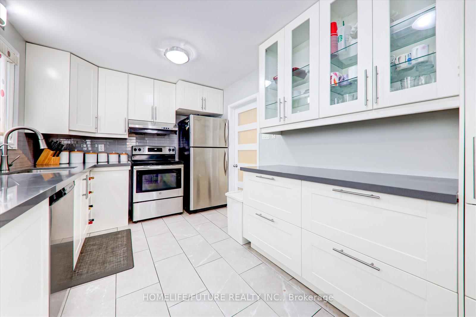 Photo 15 of 53 Applefield Drive, Scarborough, Bendale — HOMEH