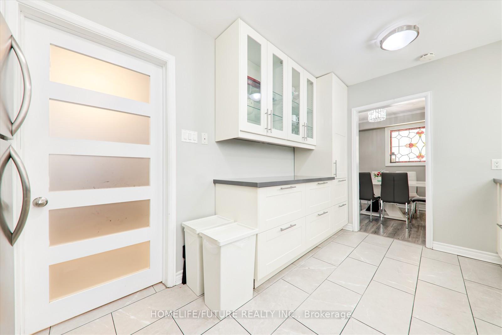 Photo 18 of 53 Applefield Drive, Scarborough, Bendale — HOMEH