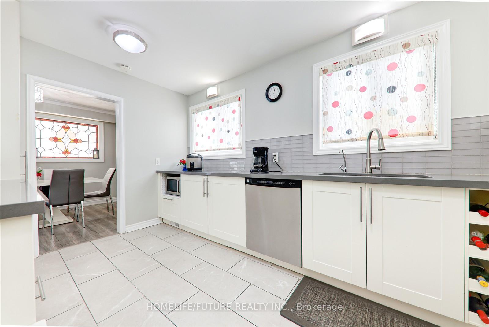 Photo 14 of 53 Applefield Drive, Scarborough, Bendale — HOMEH