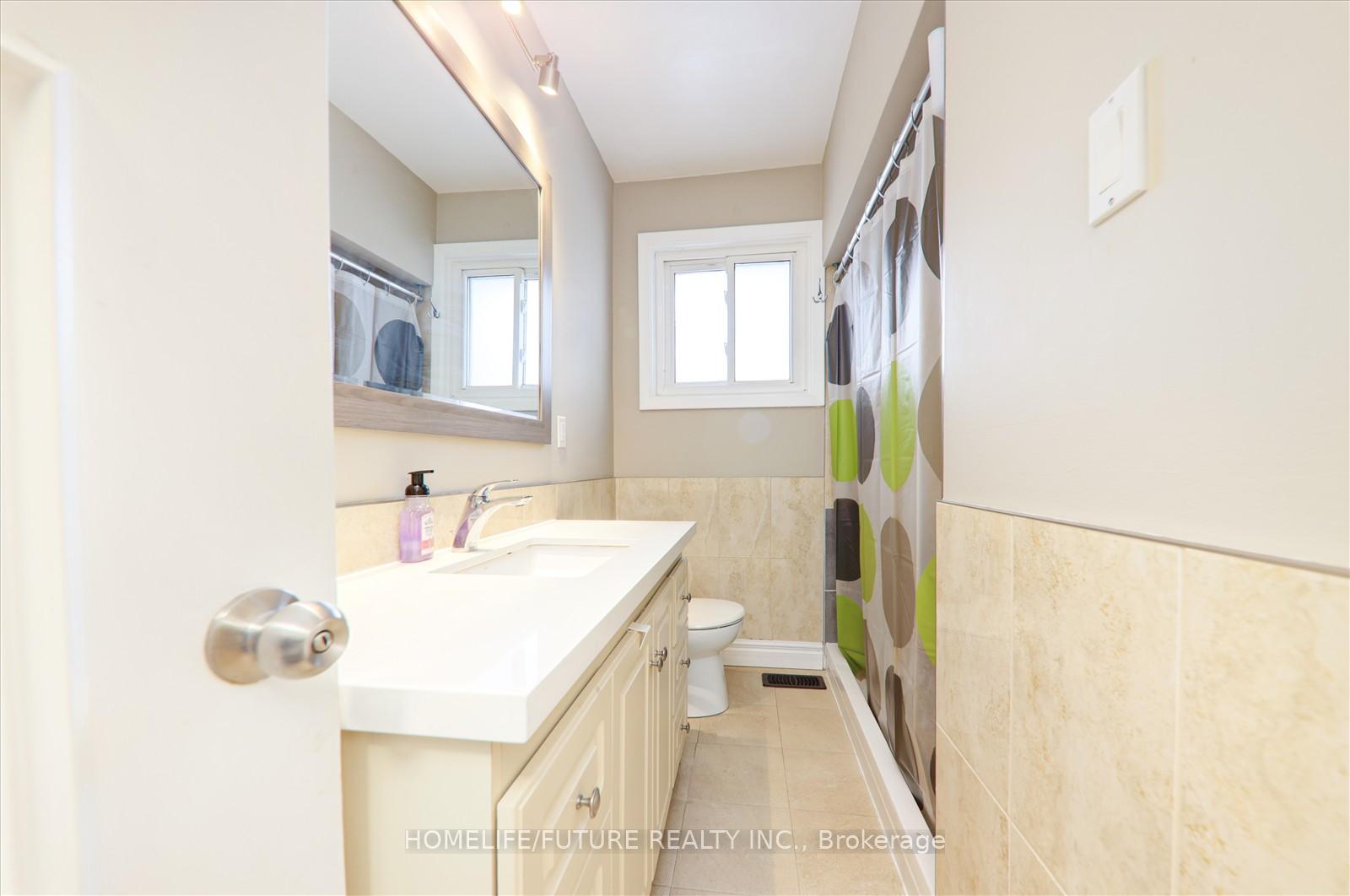 Photo 12 of 53 Applefield Drive, Scarborough, Bendale — HOMEH