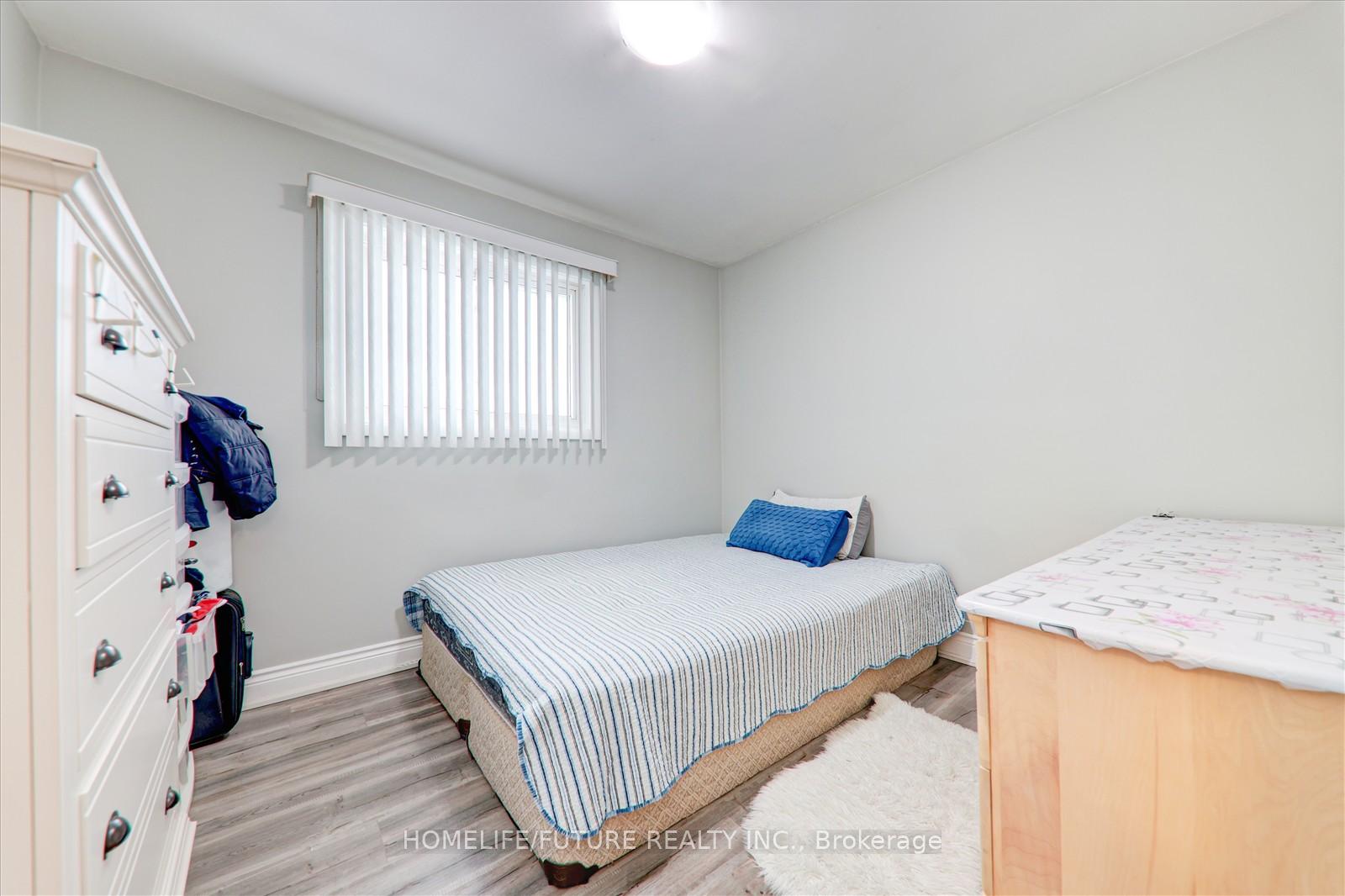 Photo 13 of 53 Applefield Drive, Scarborough, Bendale — HOMEH