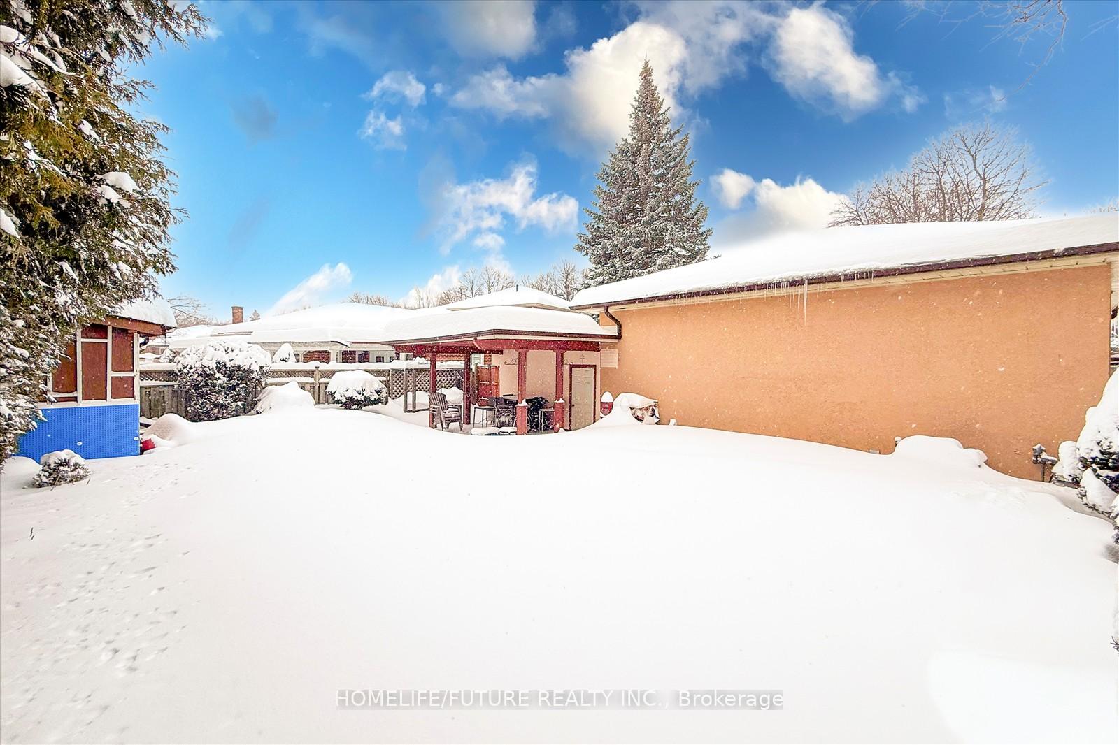 Photo 33 of 53 Applefield Drive, Scarborough, Bendale — HOMEH