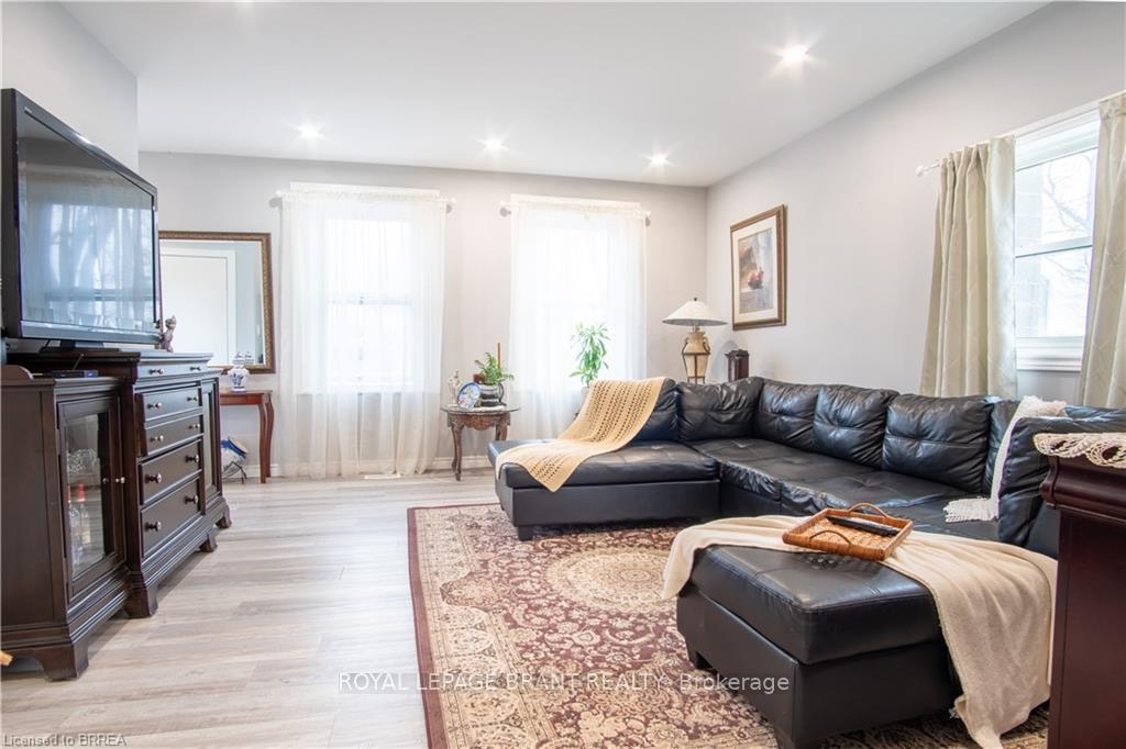 Photo 6 of 266 Thirteenth Concessio Road, Brant, Oakland — HOMEH