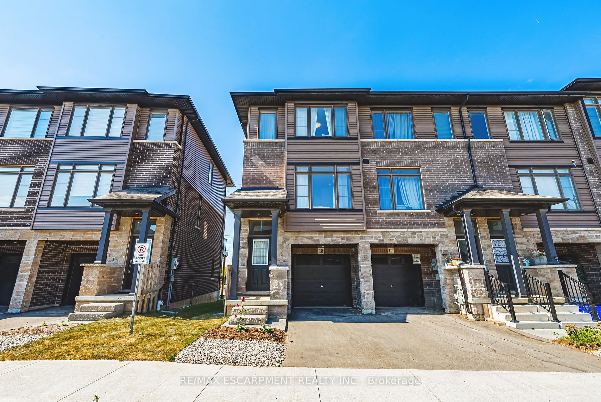 Photo 1 of Unit 18, 120 Court Drive, Brant, Paris — HOMEH