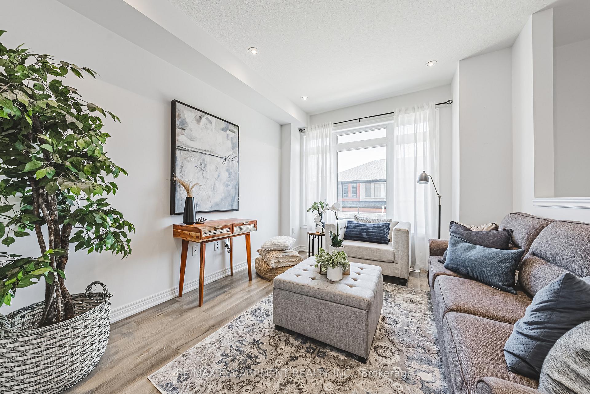 Photo 32 of Unit 18, 120 Court Drive, Brant, Paris — HOMEH