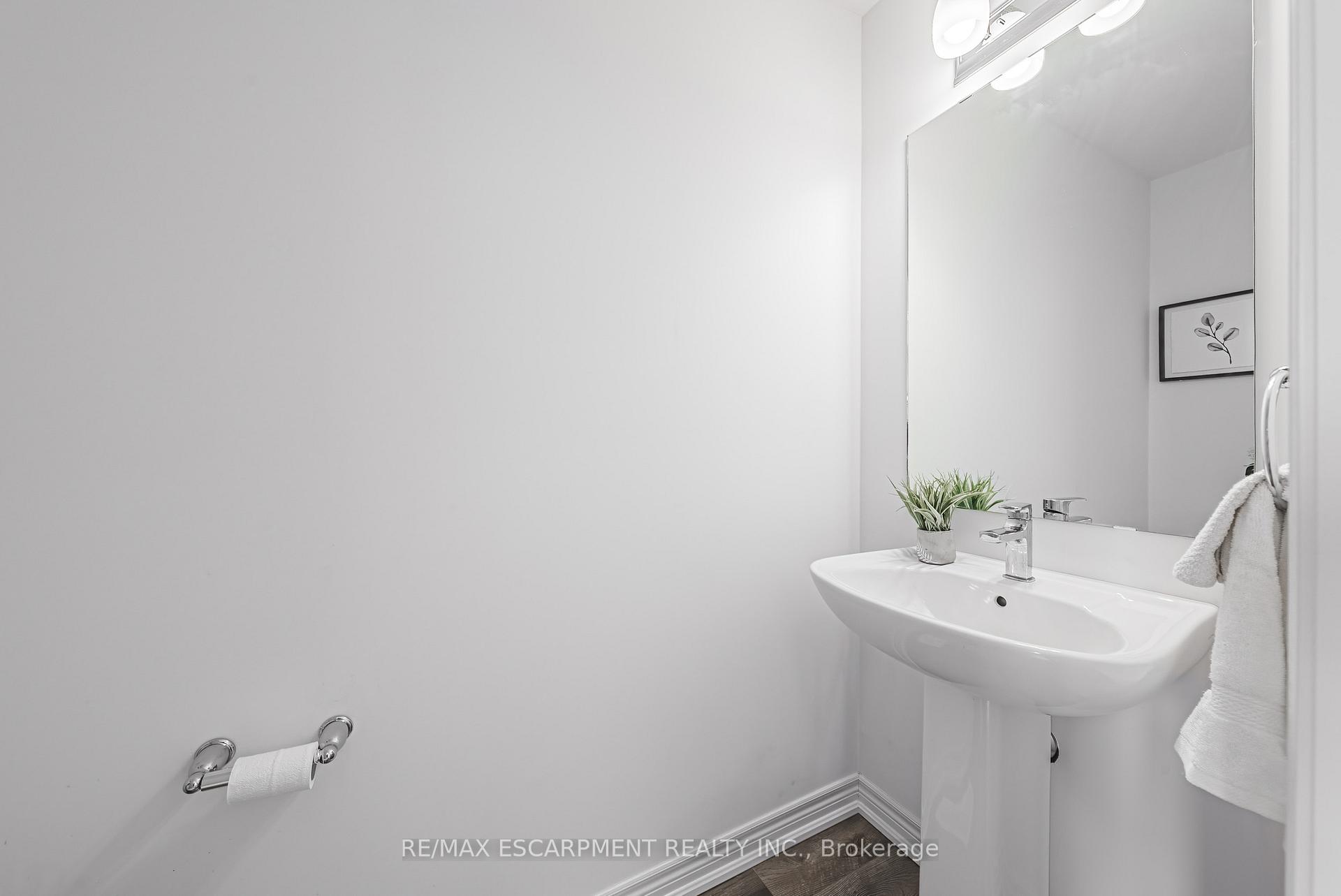 Photo 33 of Unit 18, 120 Court Drive, Brant, Paris — HOMEH