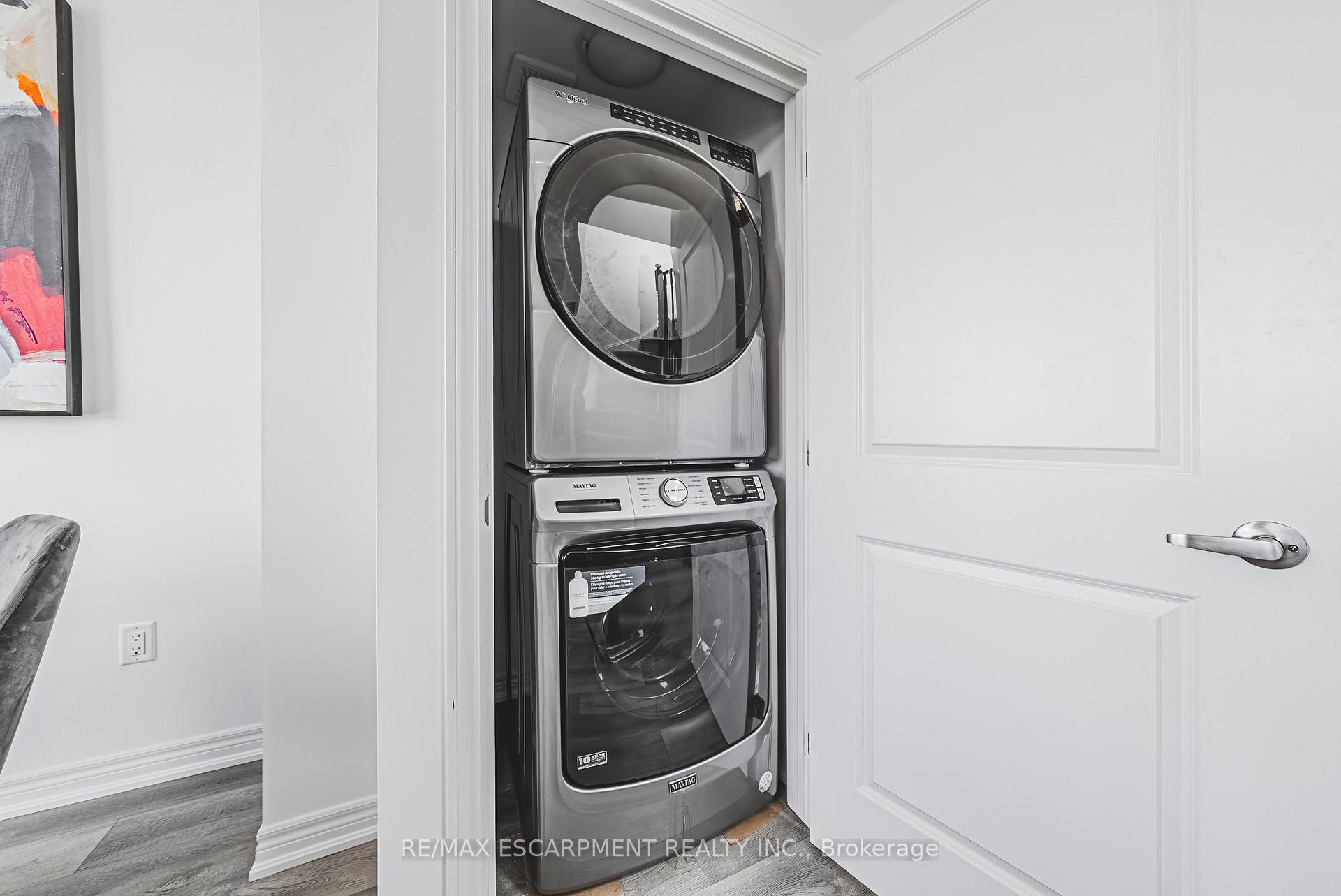 Photo 10 of Unit 18, 120 Court Drive, Brant, Paris — HOMEH