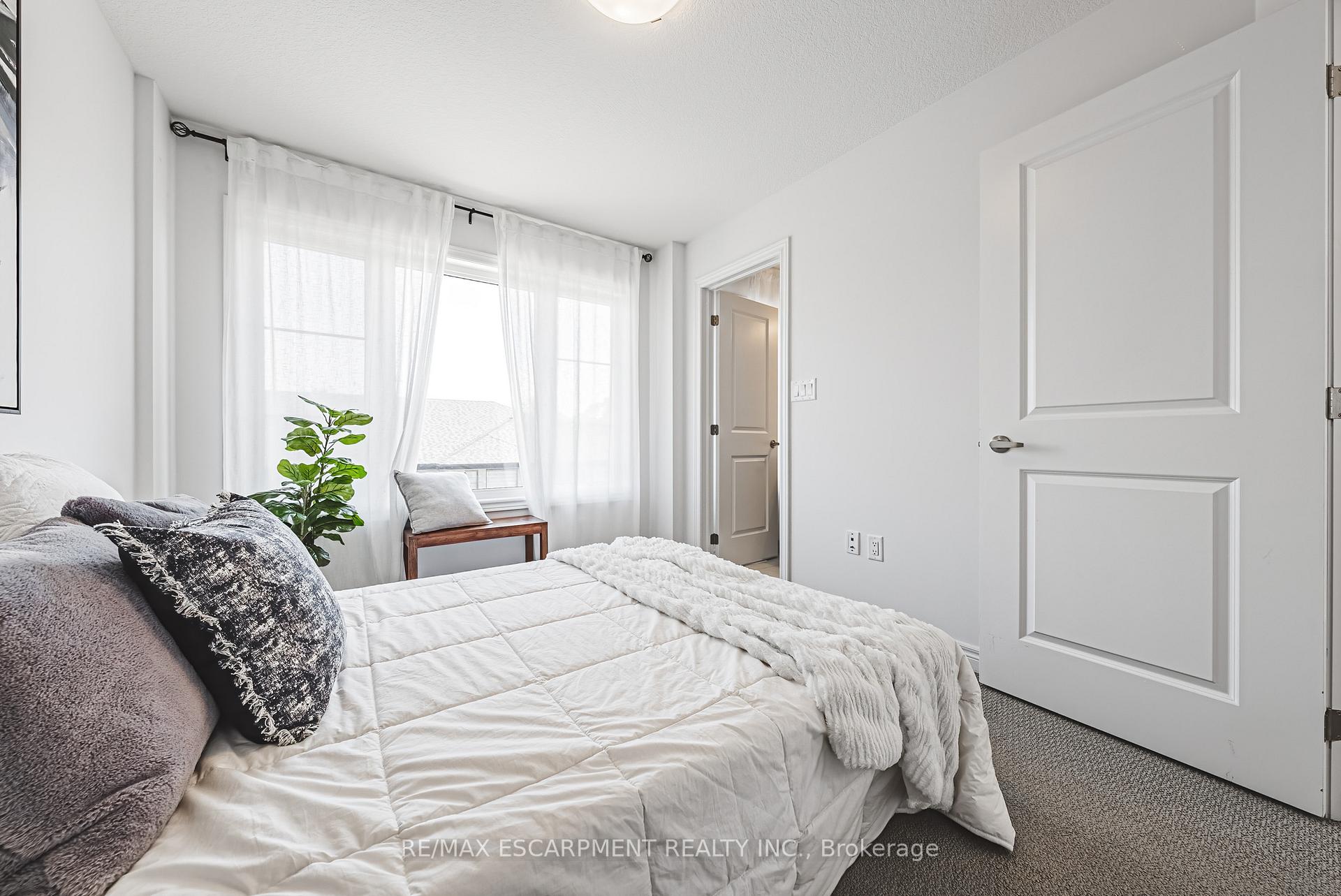 Photo 13 of Unit 18, 120 Court Drive, Brant, Paris — HOMEH