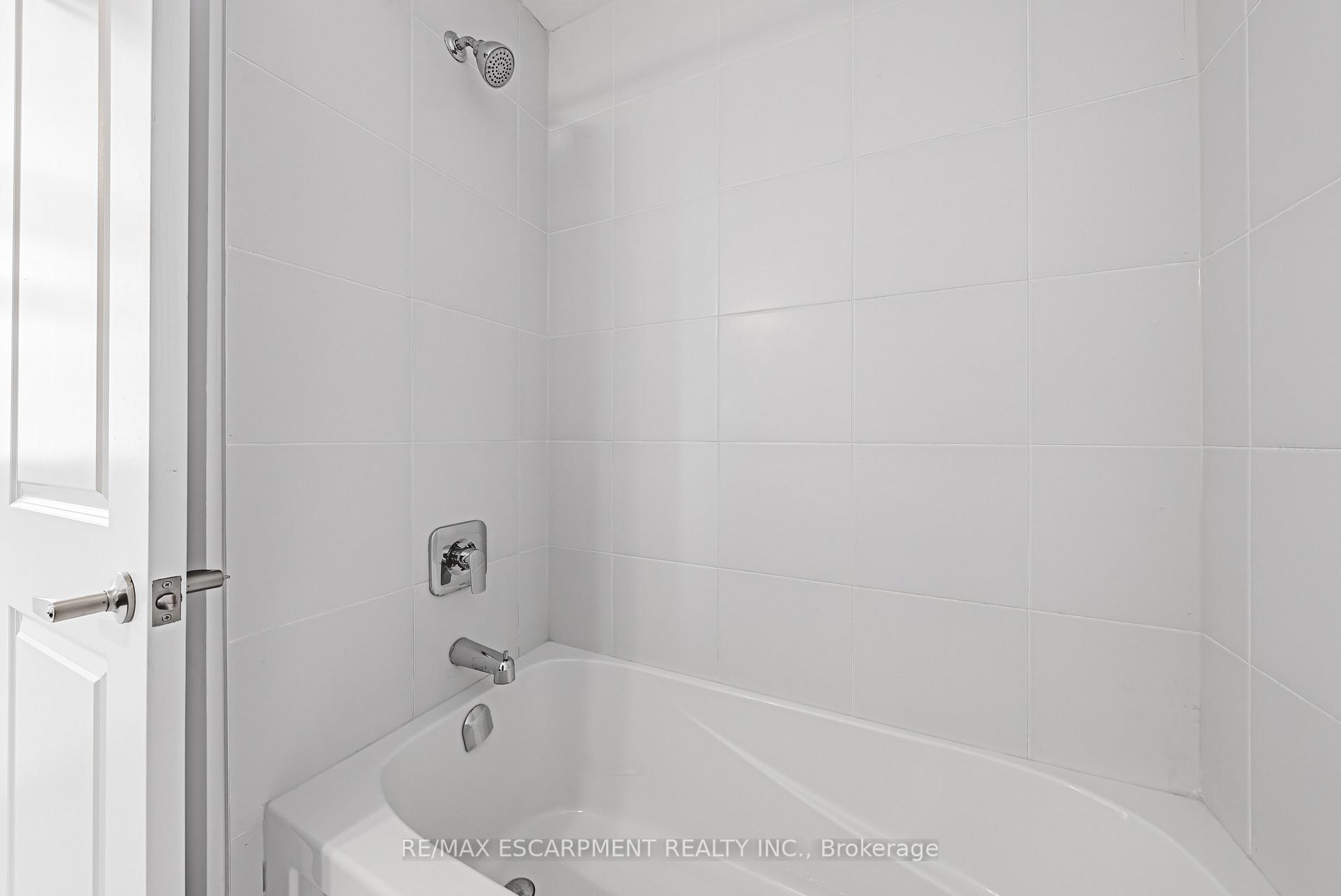 Photo 14 of Unit 18, 120 Court Drive, Brant, Paris — HOMEH