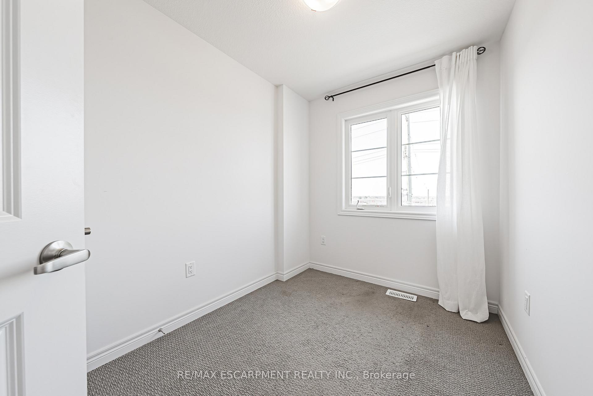 Photo 21 of Unit 18, 120 Court Drive, Brant, Paris — HOMEH