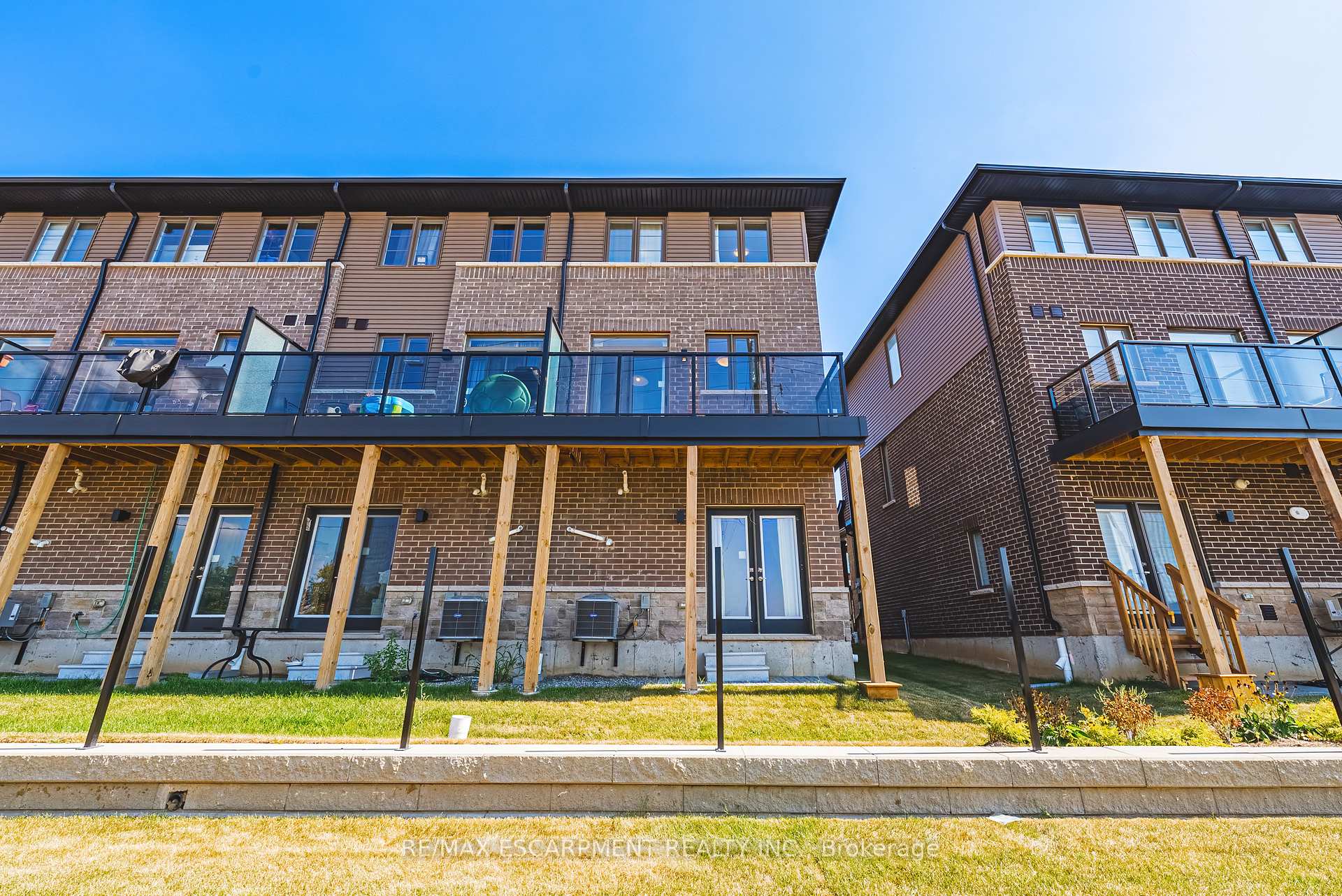 Photo 26 of Unit 18, 120 Court Drive, Brant, Paris — HOMEH