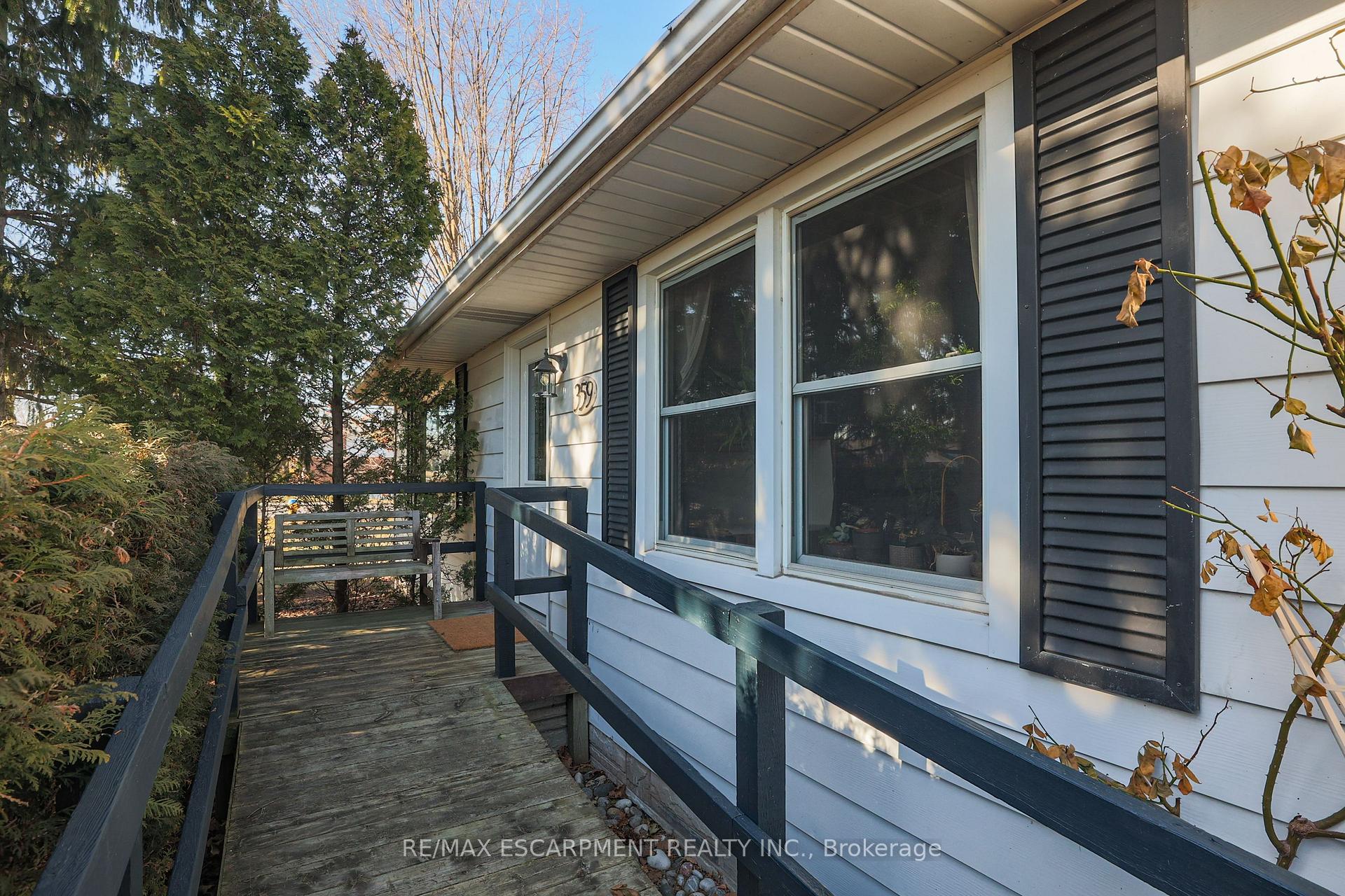 Photo 3 of 359 Book Road, Grimsby, Grimsby Beach — HOMEH