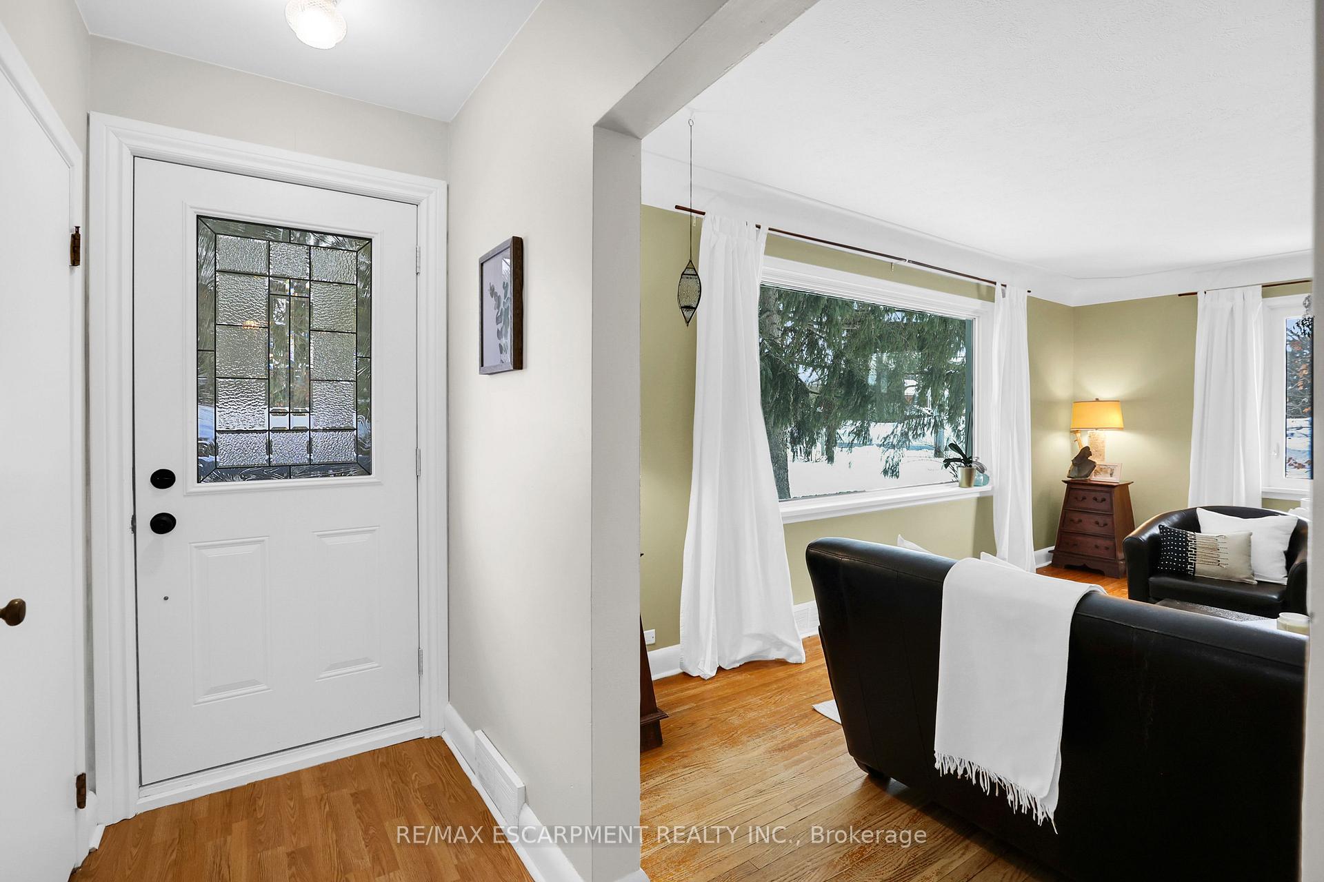 Photo 4 of 359 Book Road, Grimsby, Grimsby Beach — HOMEH