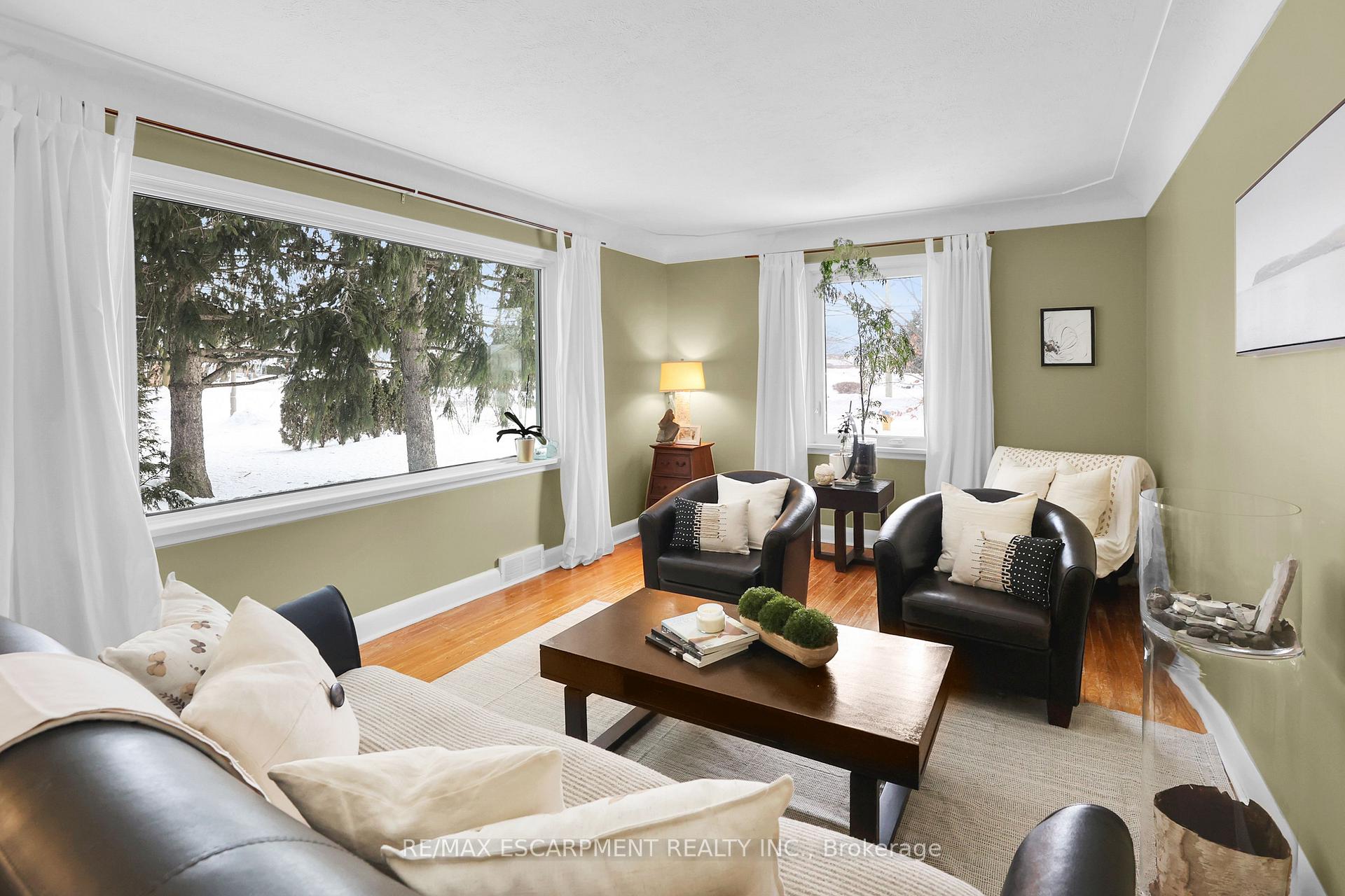 Photo 5 of 359 Book Road, Grimsby, Grimsby Beach — HOMEH