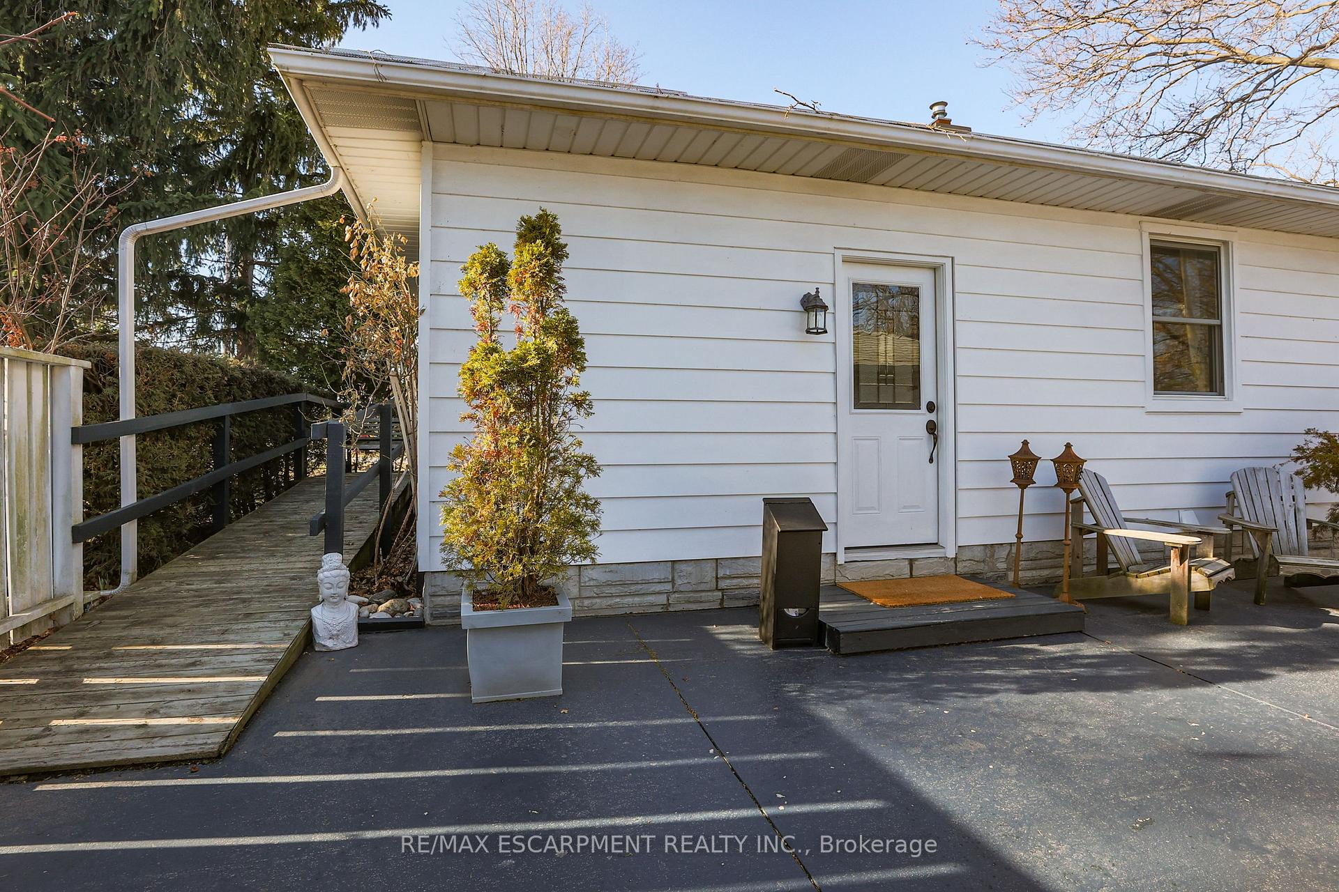 Photo 11 of 359 Book Road, Grimsby, Grimsby Beach — HOMEH