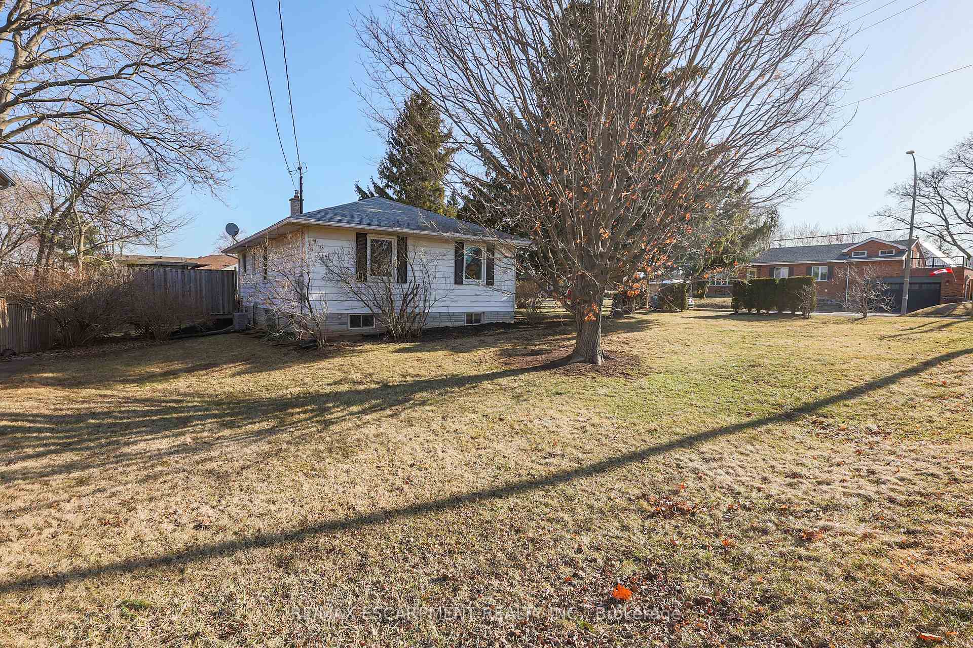 Photo 24 of 359 Book Road, Grimsby, Grimsby Beach — HOMEH