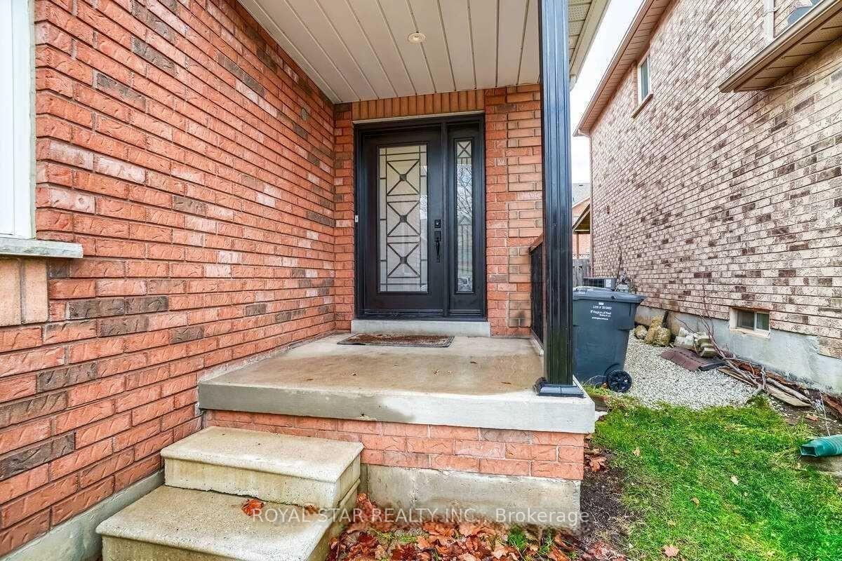 Photo 2 of 15 Sunny Glen Crescent, Brampton, Northwest Brampton — HOMEH