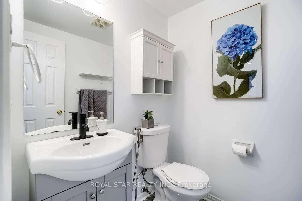 Photo 10 of 15 Sunny Glen Crescent, Brampton, Northwest Brampton — HOMEH