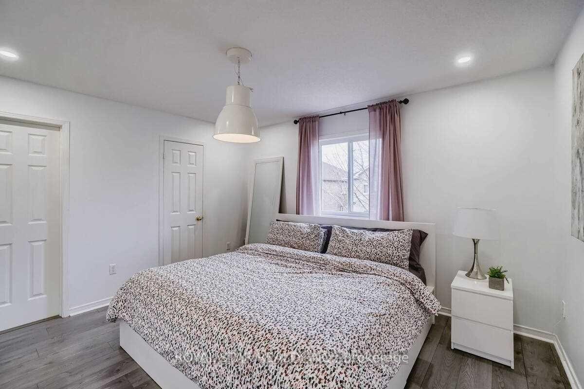 Photo 12 of 15 Sunny Glen Crescent, Brampton, Northwest Brampton — HOMEH