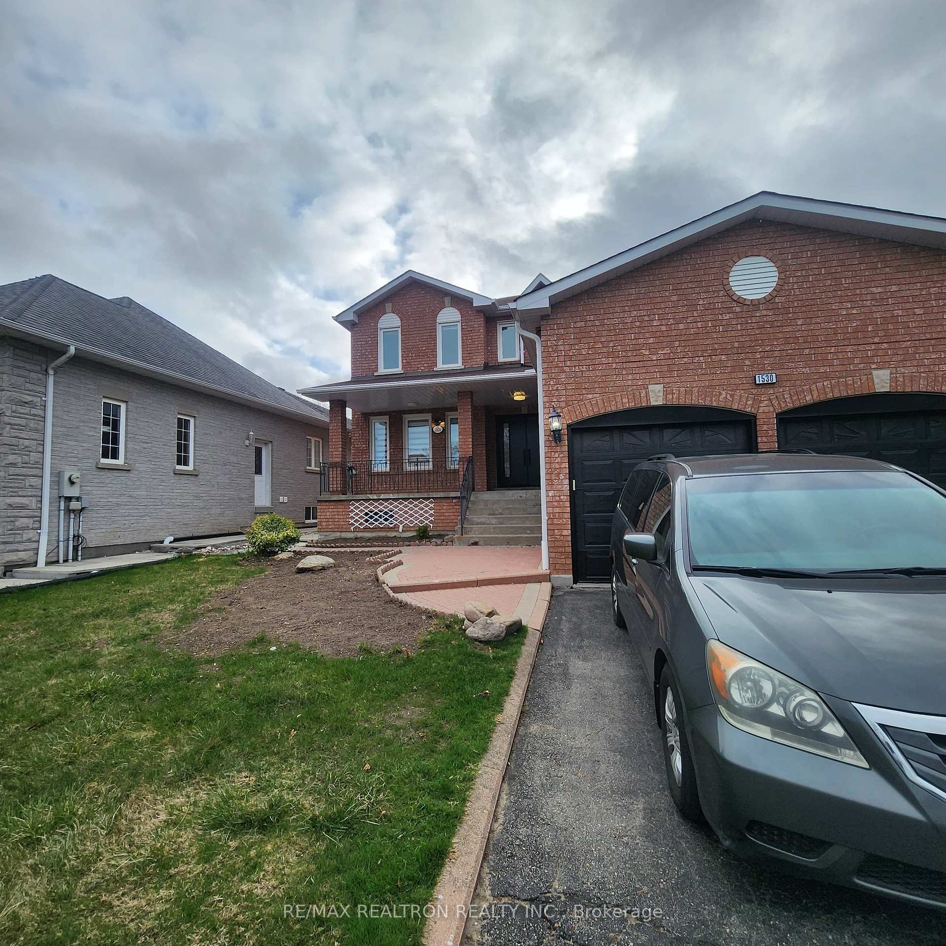 Front of 1530 Oakburn Street