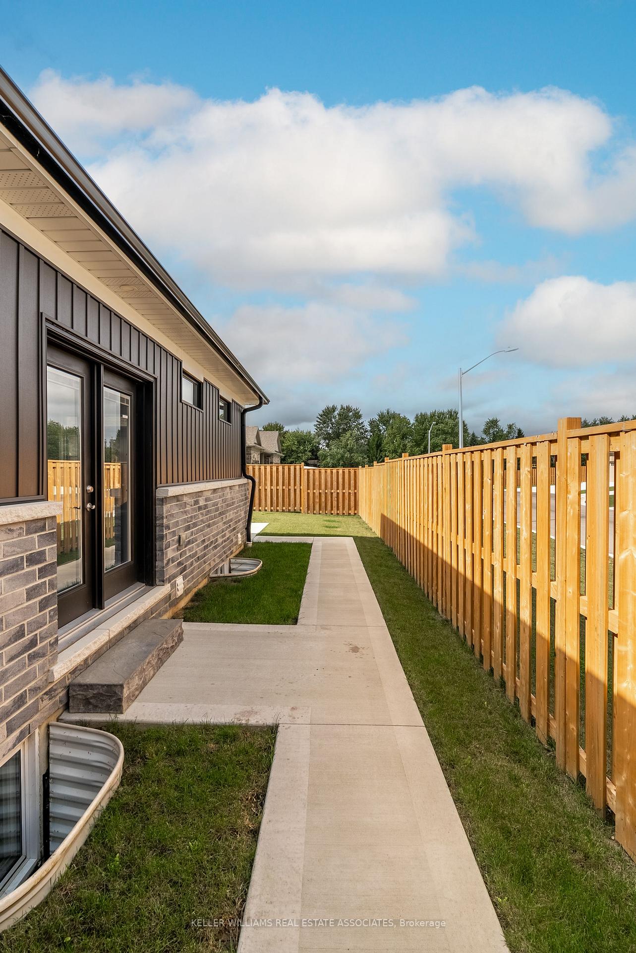 Photo 23 of 115 Lanz Boulevard, Chatham-Kent, Blenheim — HOMEH
