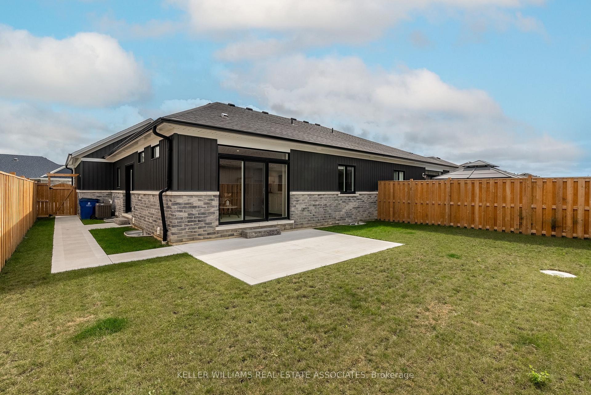 Photo 20 of 115 Lanz Boulevard, Chatham-Kent, Blenheim — HOMEH