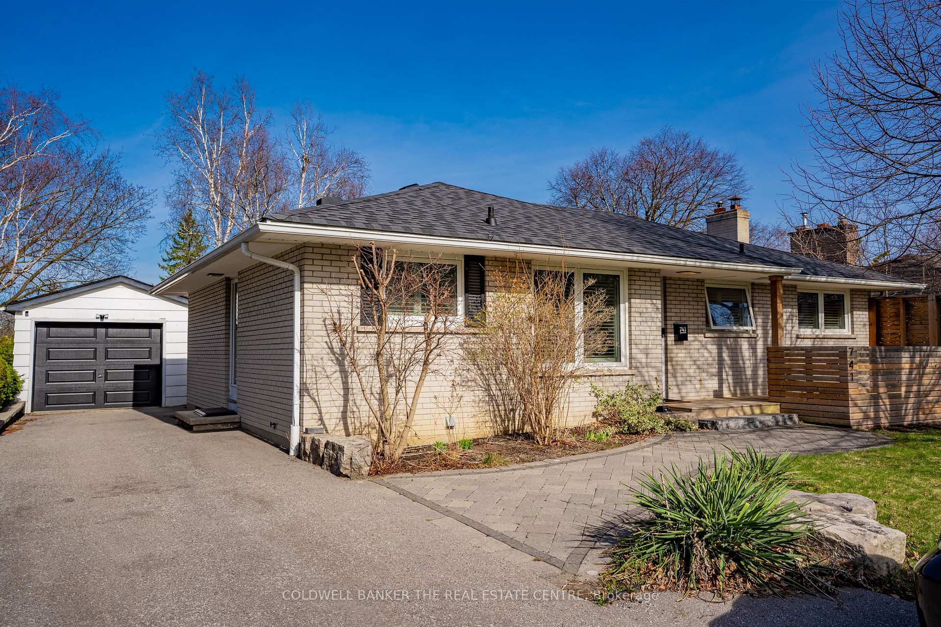 Photo 4 of 741 Jasmine Crescent, Oshawa, Centennial — HOMEH