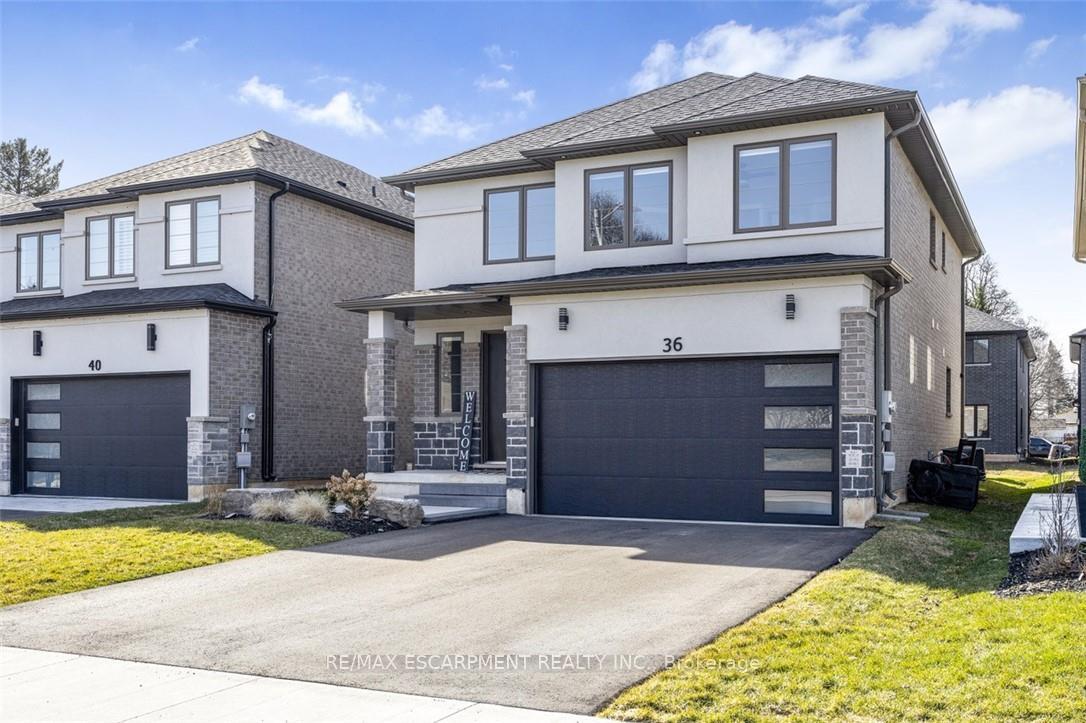 Photo 3 of 36 Miller Drive, Hamilton, Ancaster — HOMEH