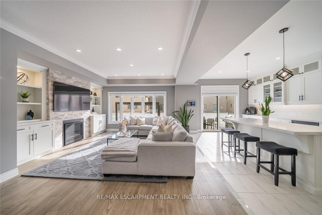 Photo 6 of 36 Miller Drive, Hamilton, Ancaster — HOMEH