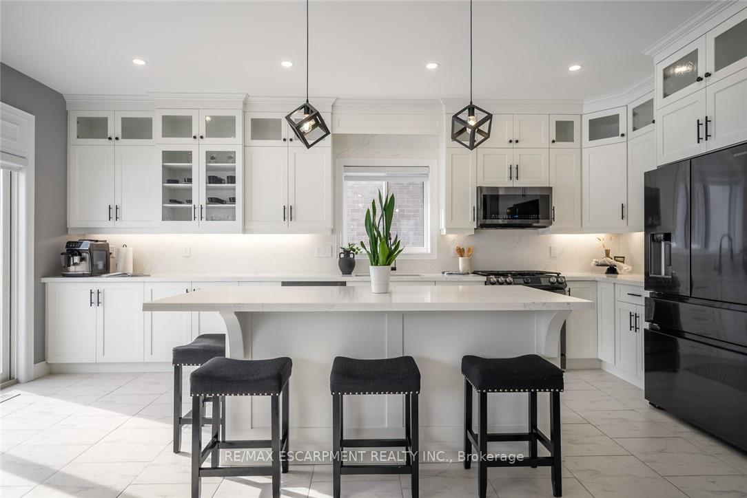 Photo 12 of 36 Miller Drive, Hamilton, Ancaster — HOMEH