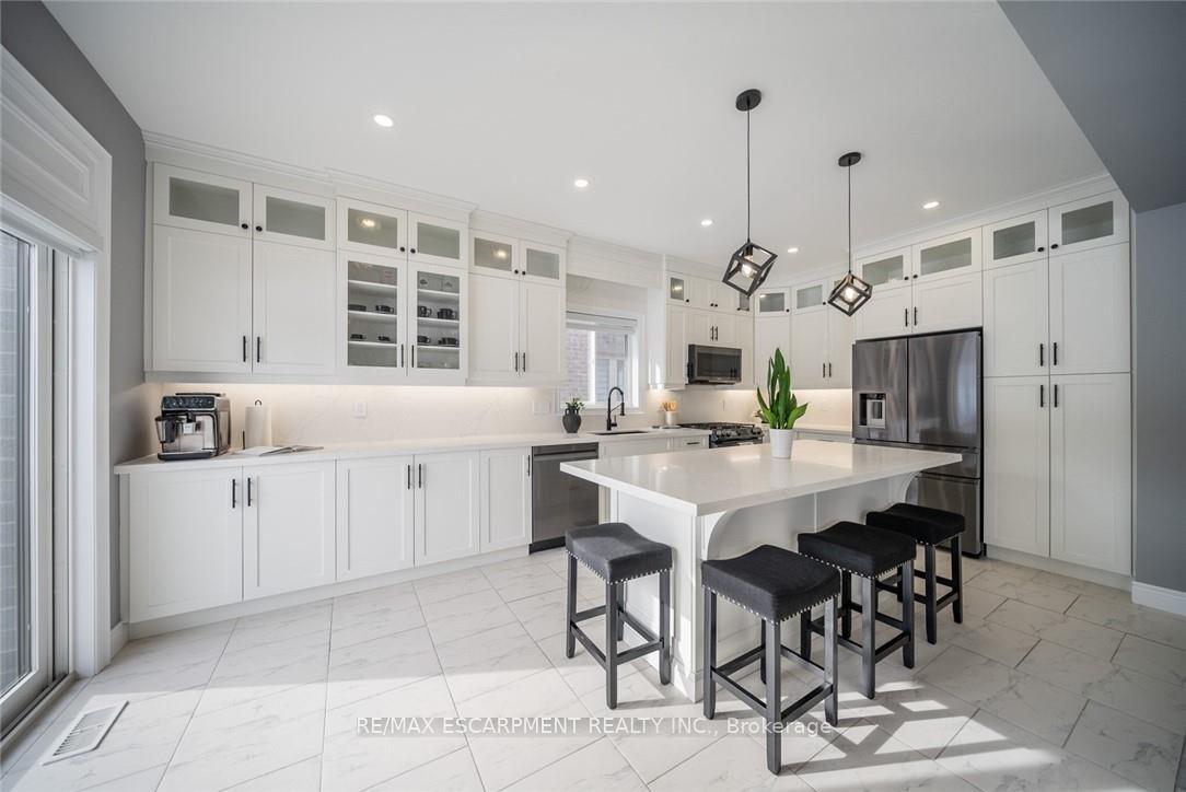 Photo 14 of 36 Miller Drive, Hamilton, Ancaster — HOMEH