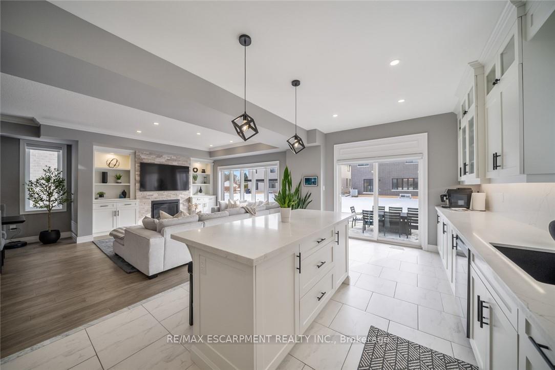 Photo 21 of 36 Miller Drive, Hamilton, Ancaster — HOMEH