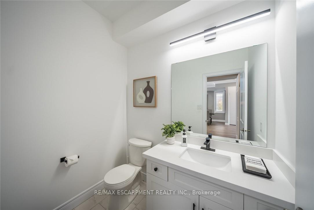 Photo 17 of 36 Miller Drive, Hamilton, Ancaster — HOMEH